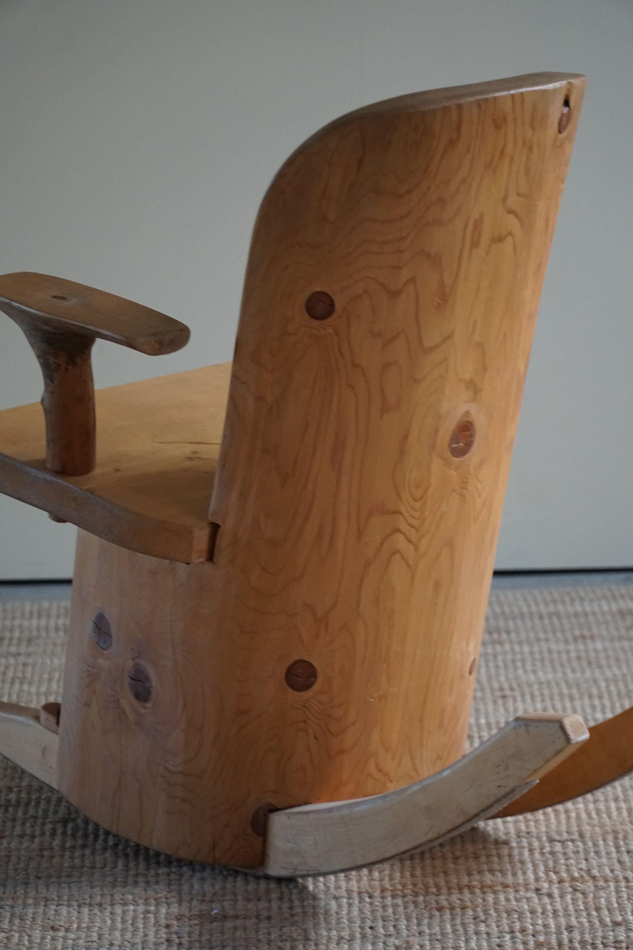 Mid-20th Century Sculptural Unique Rocking Chair by Finnish Matti Martikka in Solid Pine, 1960s For Sale