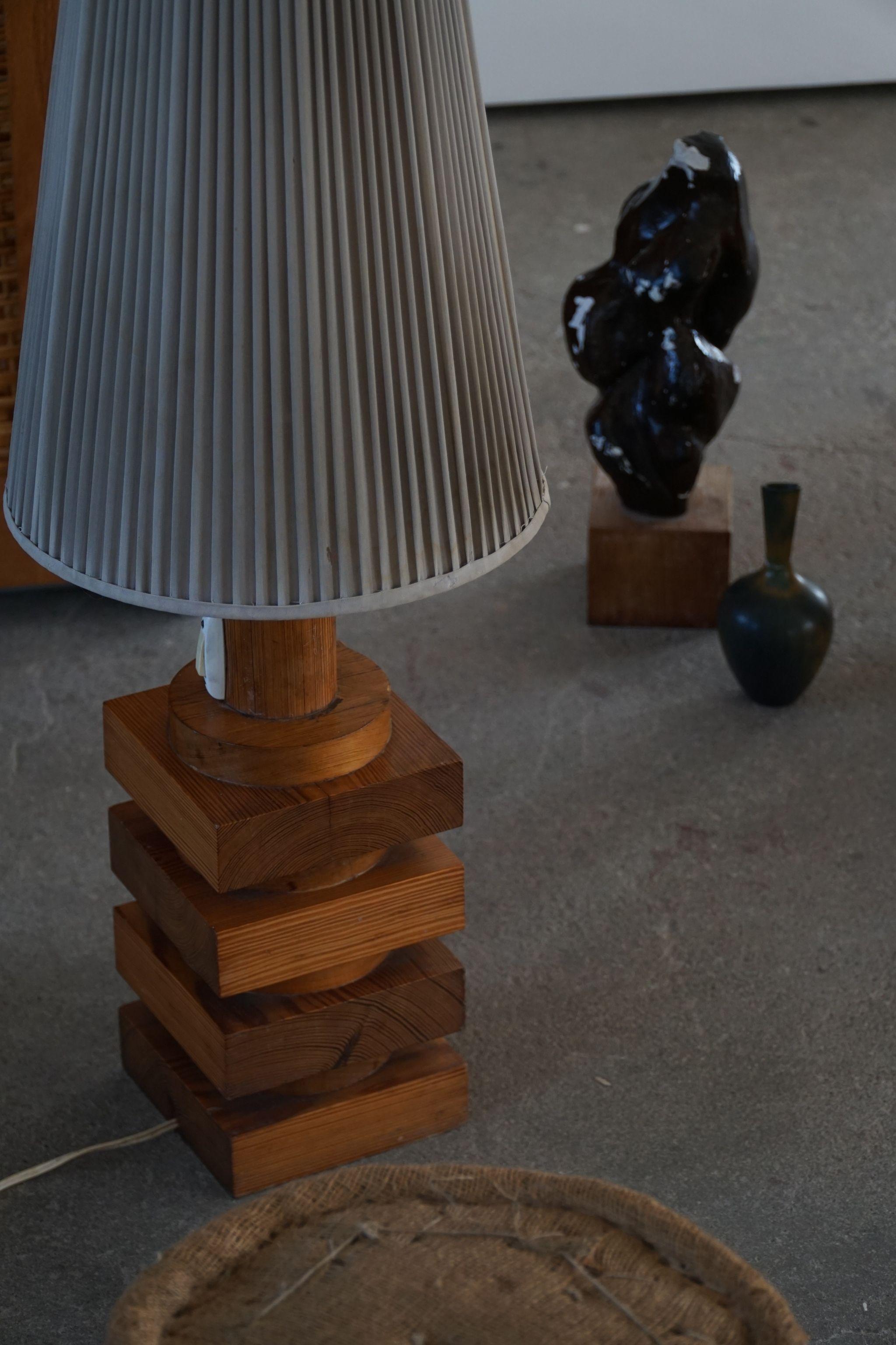 Sculptural Unique Swedish Modern Table Lamp in Solid Pine, Made in 1960s For Sale 4