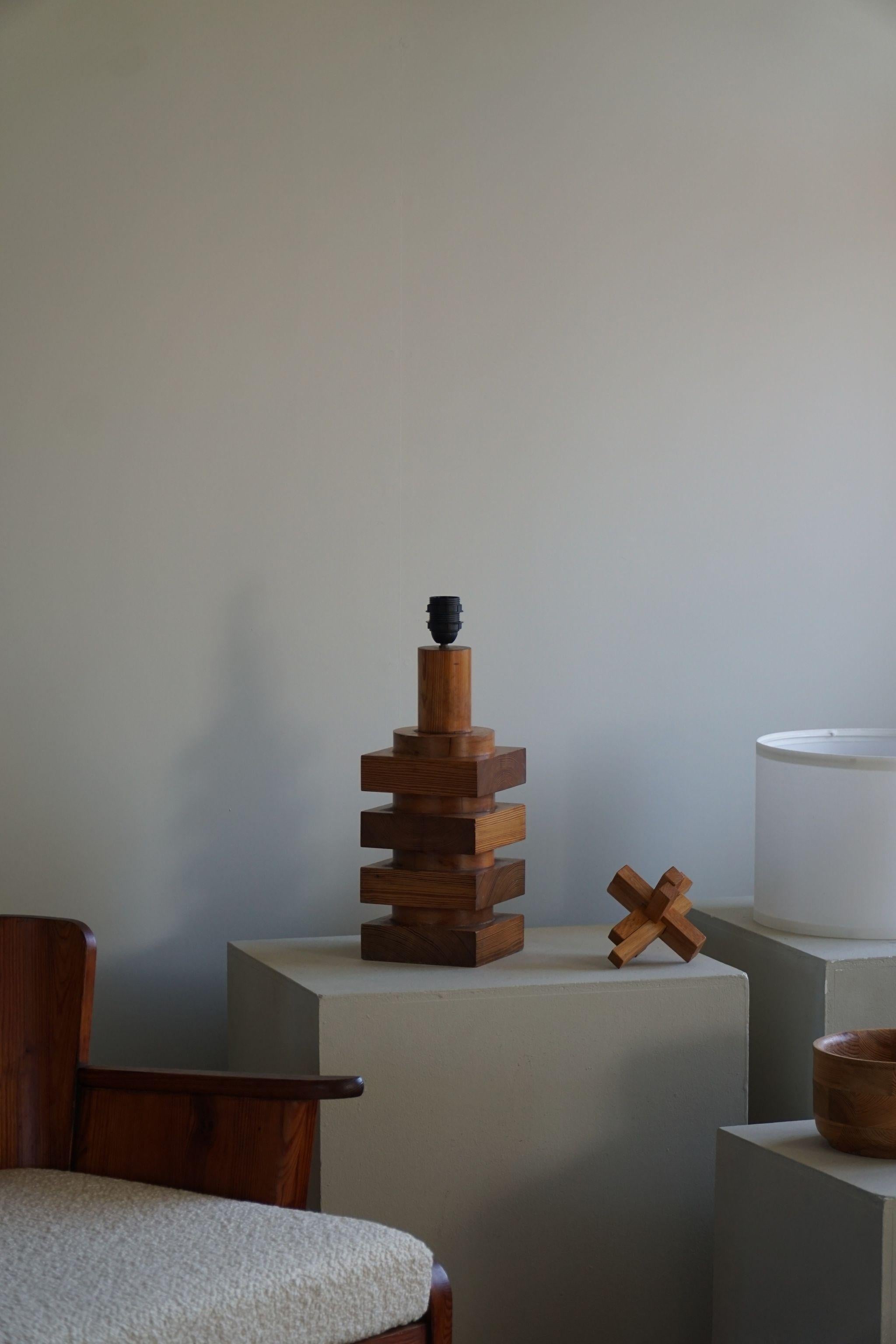 Sculptural Unique Swedish Modern Table Lamp in Solid Pine, Made in 1960s In Good Condition In Odense, DK