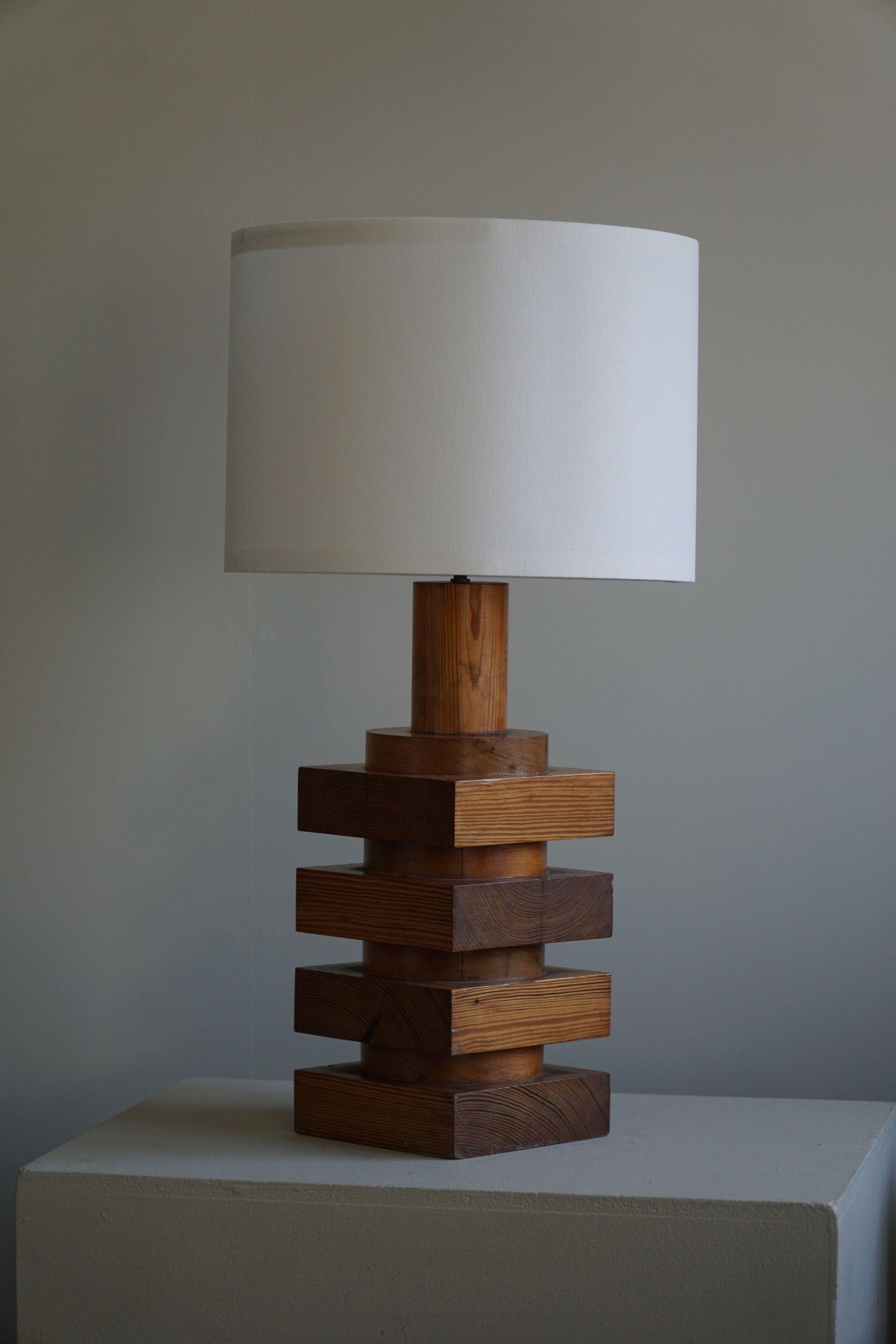 Sculptural Unique Swedish Modern Table Lamp in Solid Pine, Made in 1960s For Sale 2
