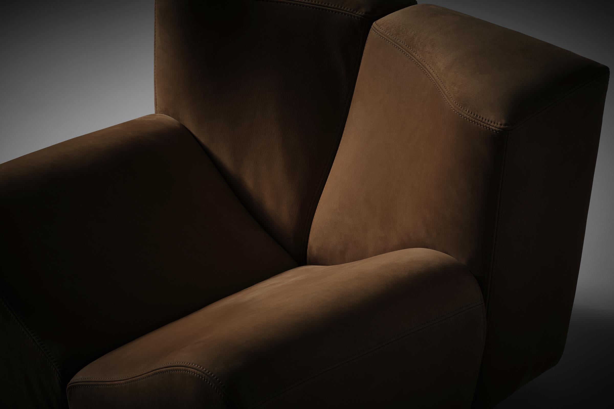 Cuir Fauteuils de salon sculpturaux en forme de V de Saporiti, Italie, années 1960