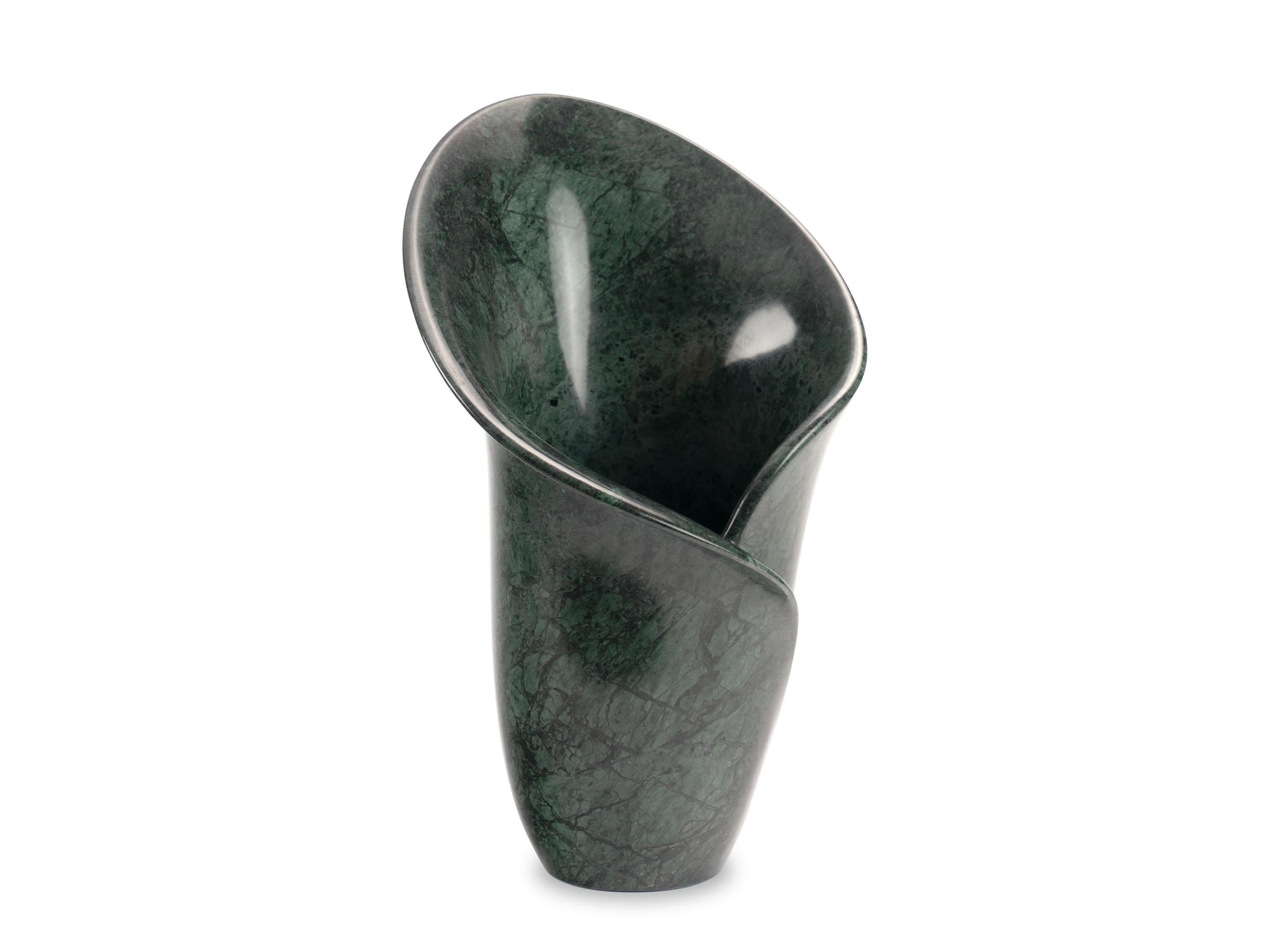 Sculptural Vase Imperial green marble Hand-sculpted Organic Shape Flower, Italy In New Condition For Sale In Ancona, Marche