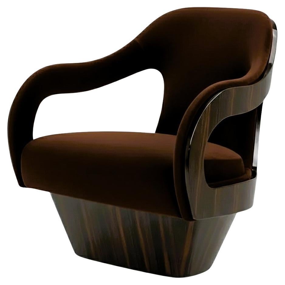 Poltrona scultorea in velluto con struttura in legno di ebano naturale lucido - Jose Castro