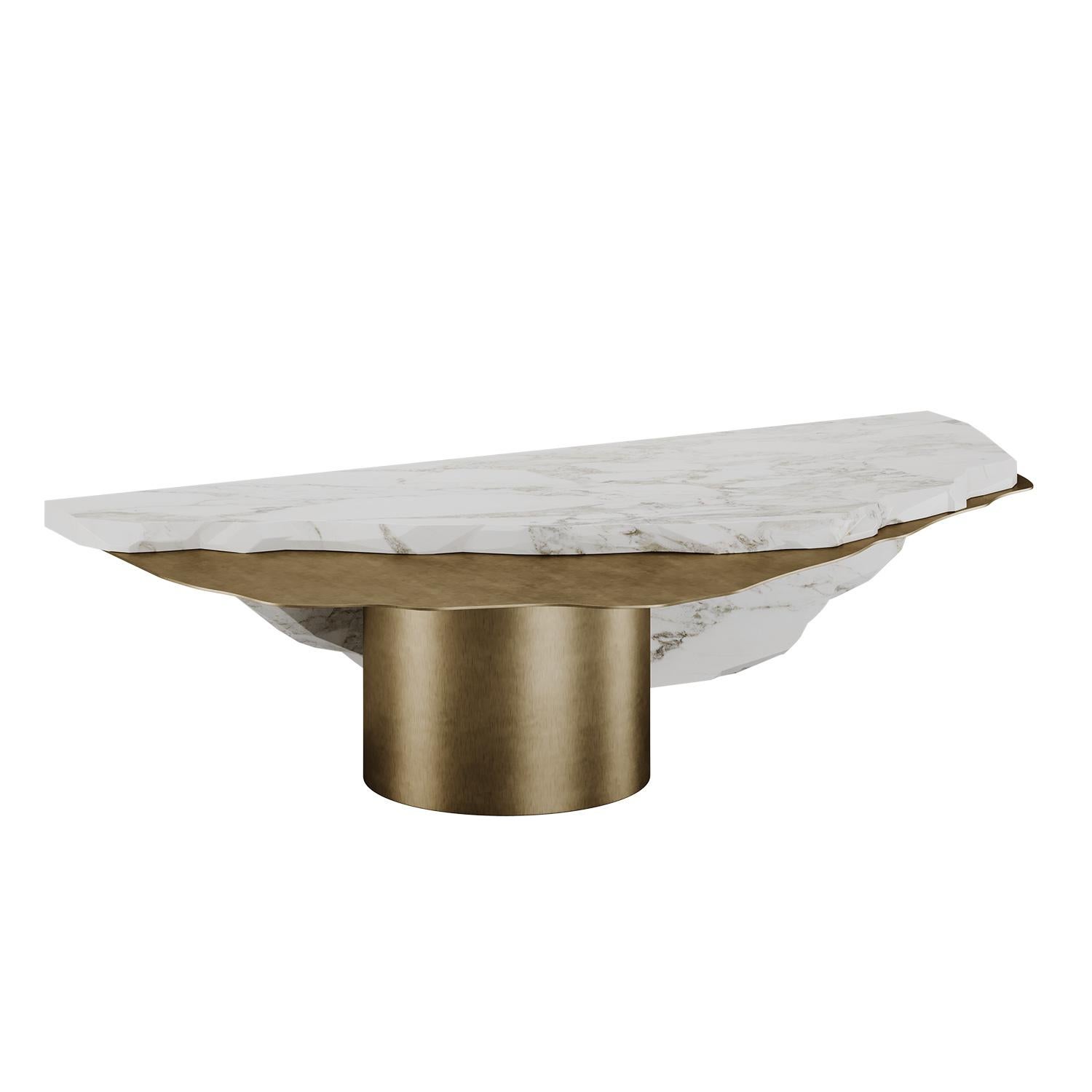 Sculptural Verhey Center Table in Antique Brass and Marble by Mavo Atelier Posmoderno en venta