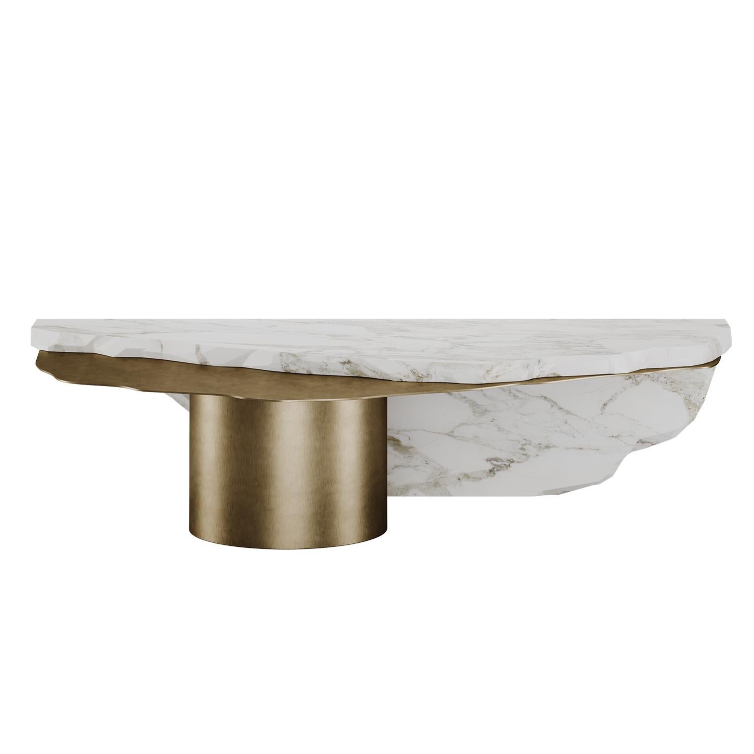 Sculptural Verhey Center Table in Antique Brass and Marble by Mavo Atelier Portugués en venta