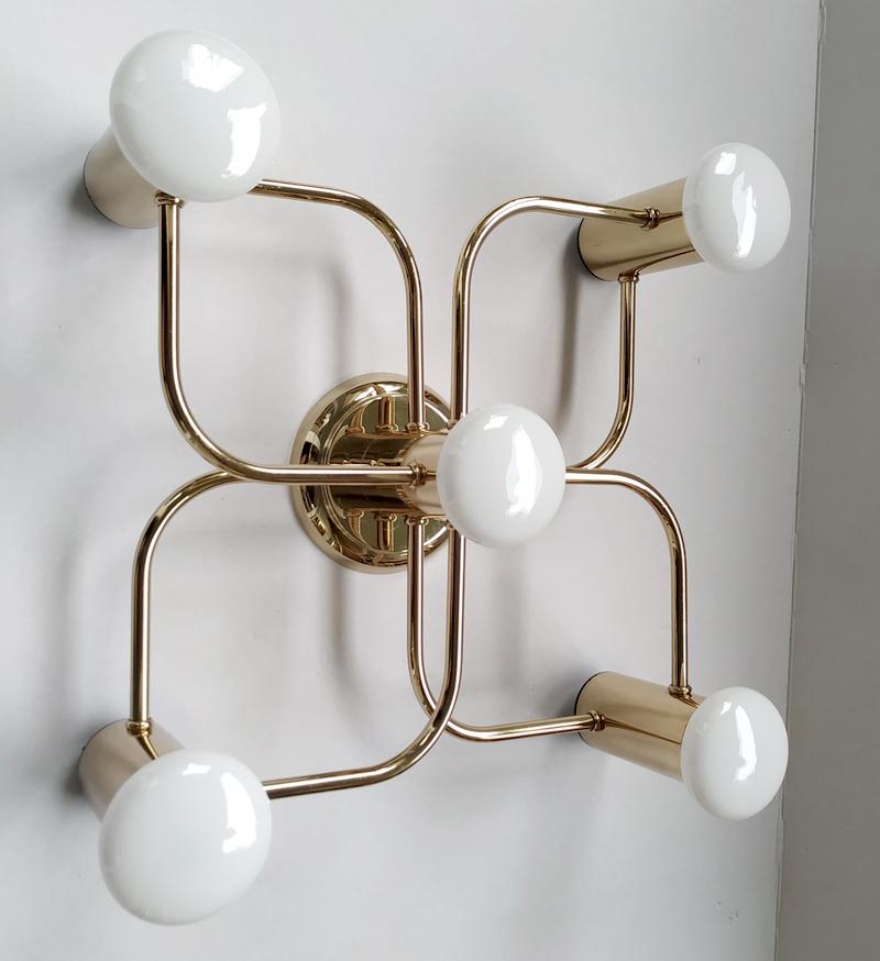 Beautiful Minimalist Sciolari ceiling or wall flush mount.
Italy, 1960s.
Polished gold version.
Lamp sockets: 5 (Shipping without bulbs)
  