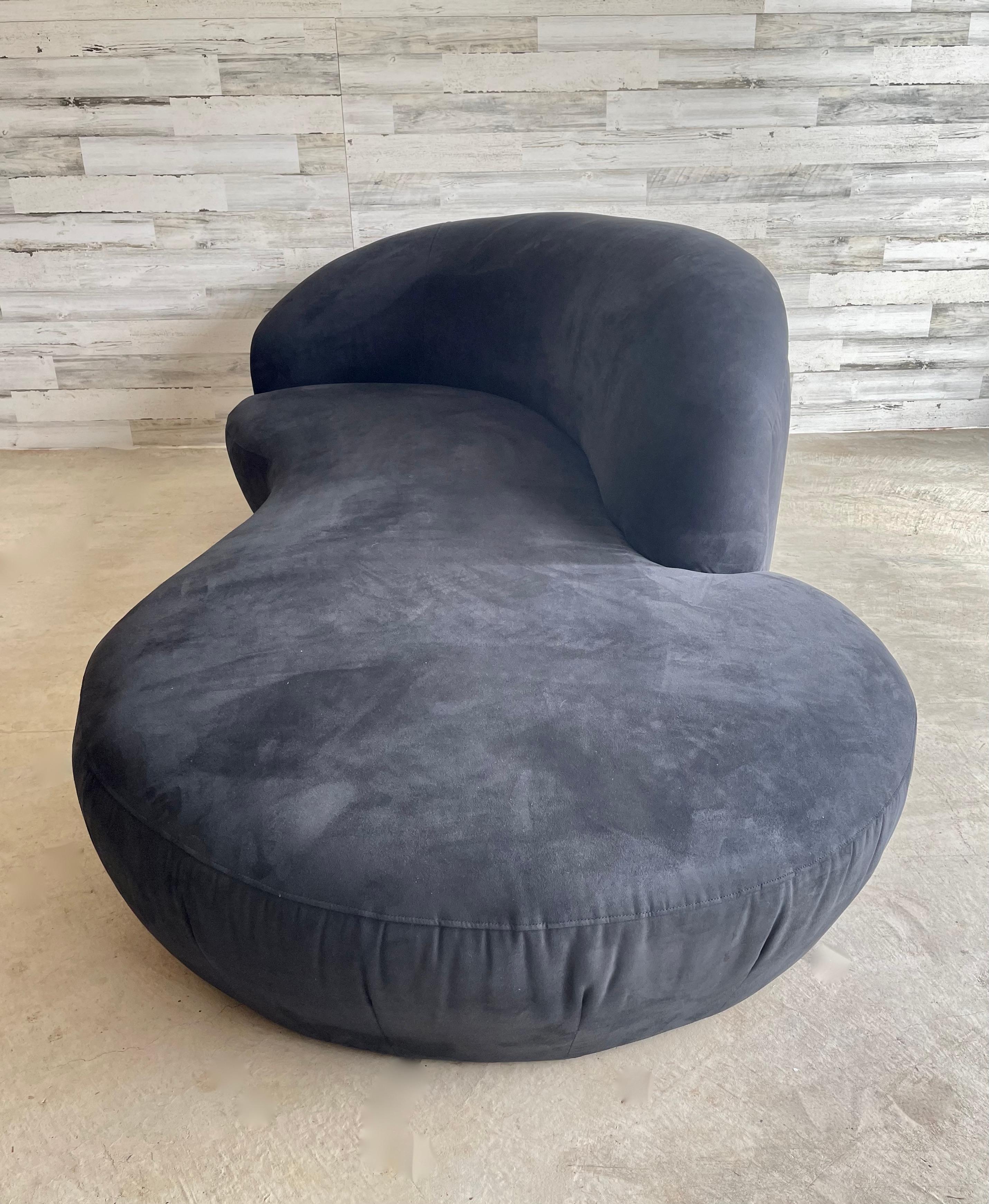 Sculptural Vintage Cloud Sofa For Sale 5