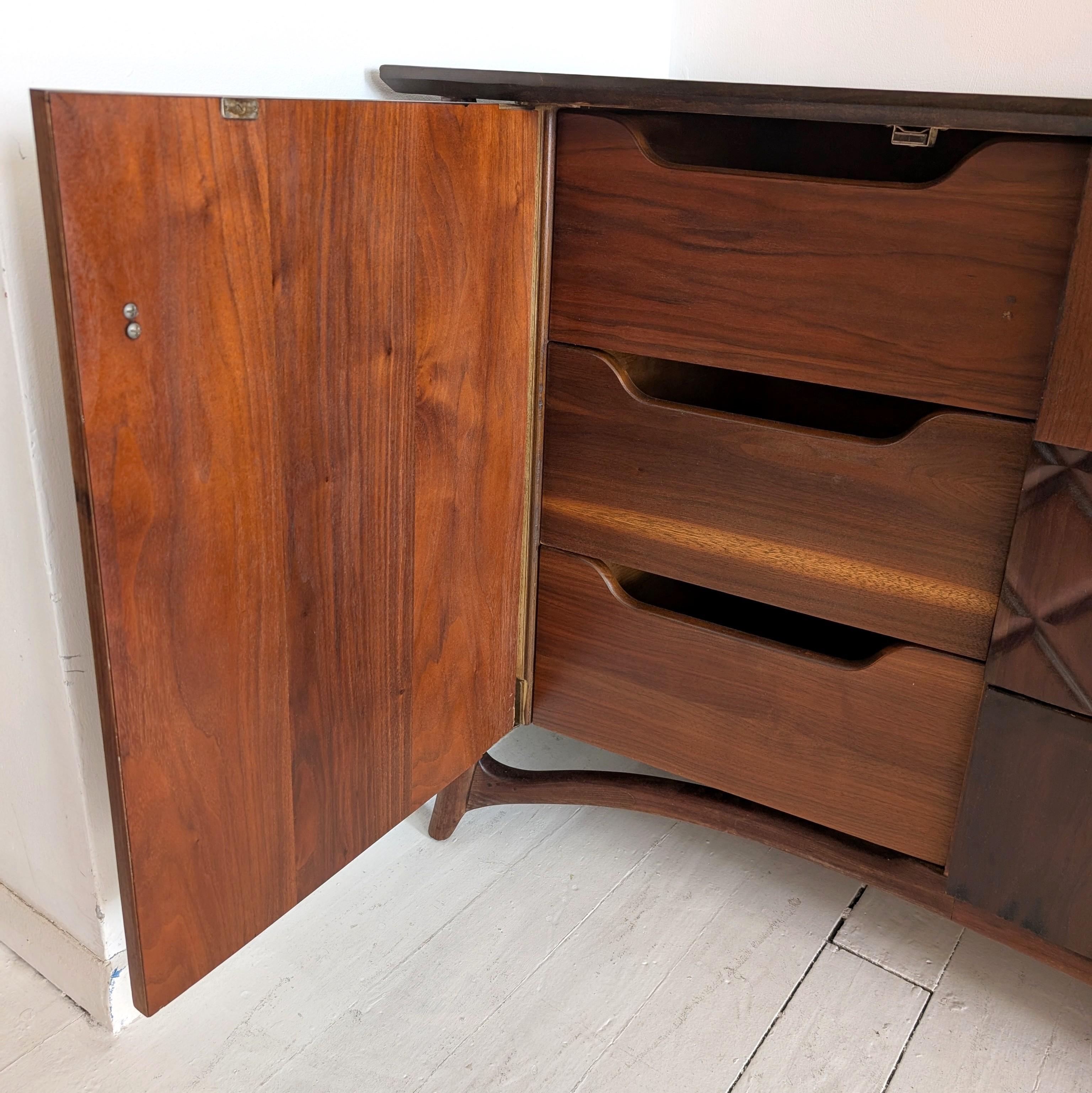 Sculptural vintage Danish midcentury walnut sideboard by Piet Hein, 1960s For Sale 7
