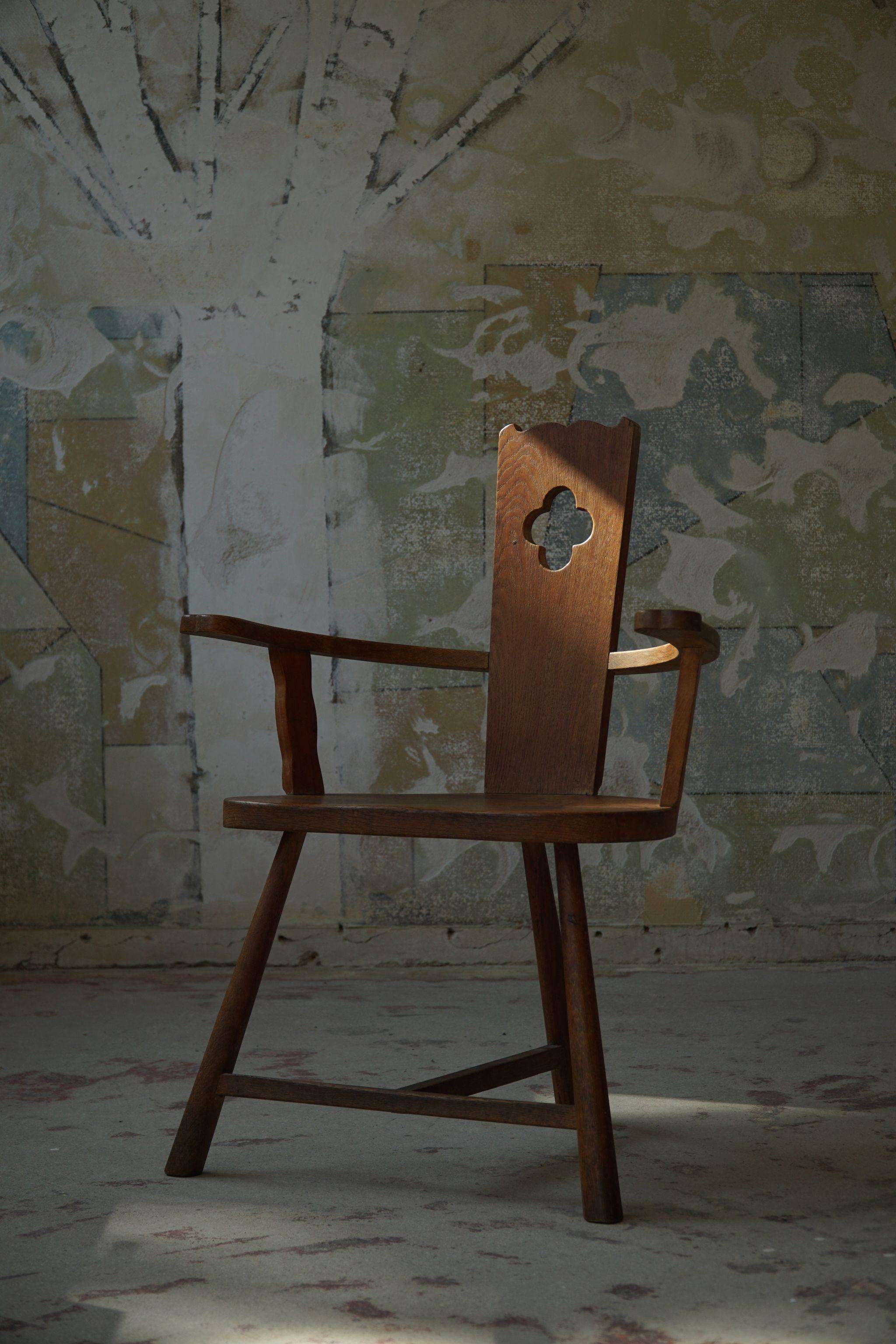 Sculptural Vintage Armchair in Solid Oak, Early 20th Century In Good Condition In Odense, DK