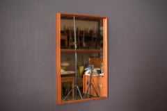 Specchio da parete scultoreo in teak scandinavo d'epoca