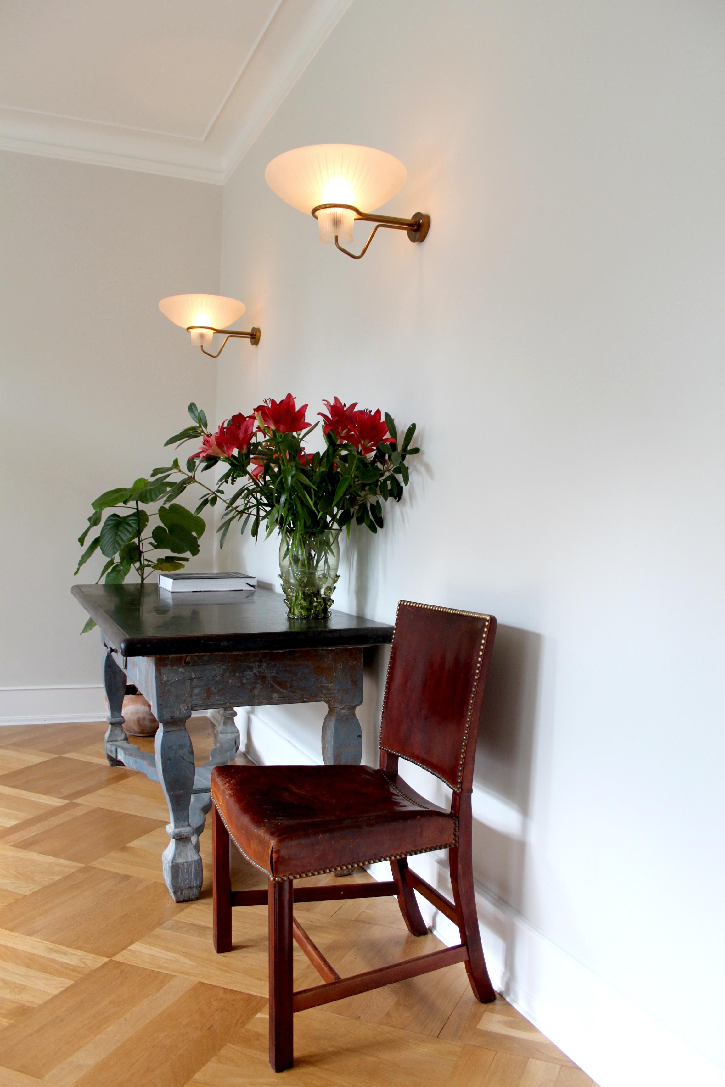 Lámparas de pared escultóricas, Erik Gunnar Asplund, latón y cristal, años 50 siglo XX en venta