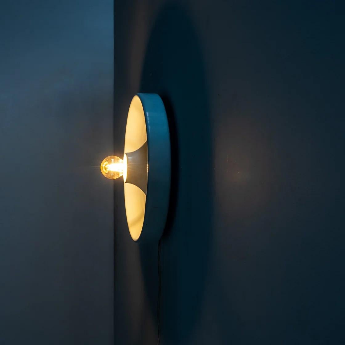 Aplique escultórico, Francia, años 80, aplique minimalista Metal en venta