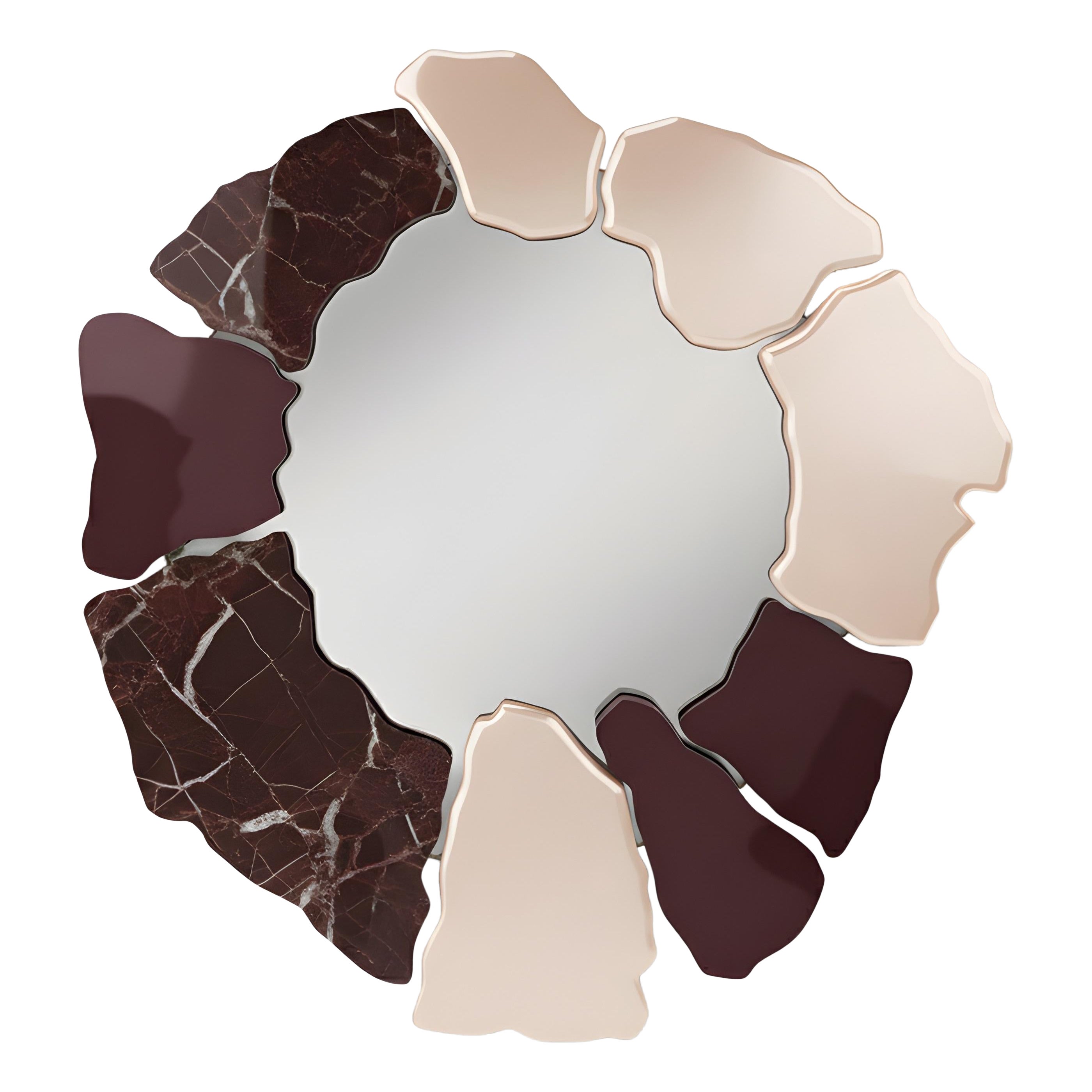 Specchio da parete scultoreo composto da frammenti asimmetrici di marmo e laccati