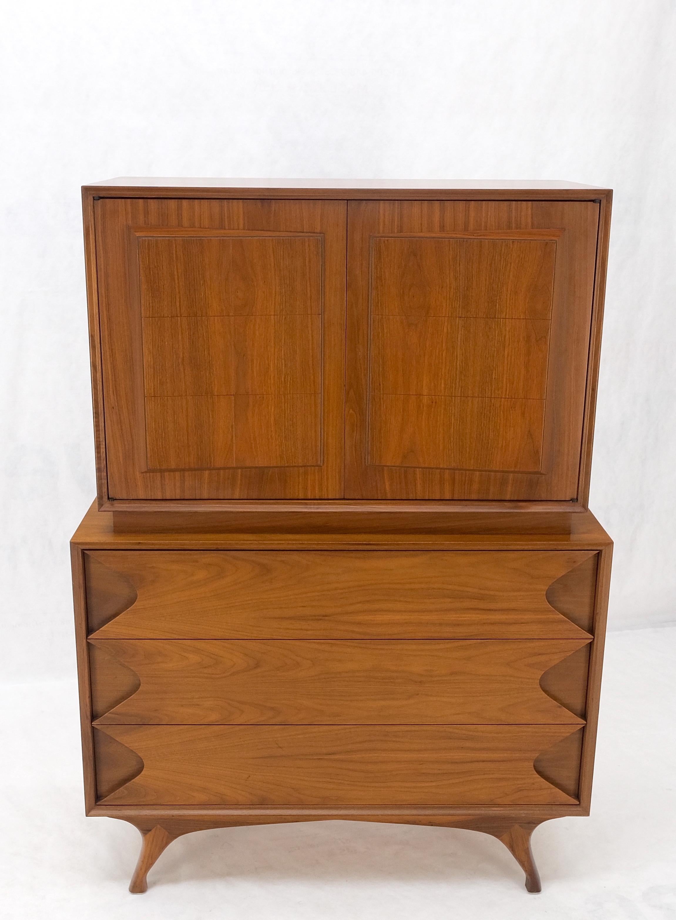 Sculptural Walnut 6 Drawers 2 Doors Compartment Gentlemen's Chest Dresser Mint! For Sale 6