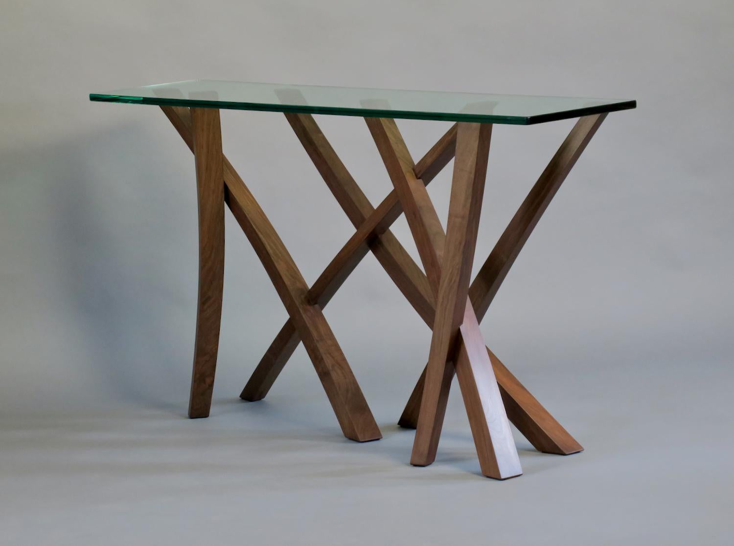 Verre Table console sculpturale en noyer et verre de Thomas Throop/Noir Creek Designs en vente