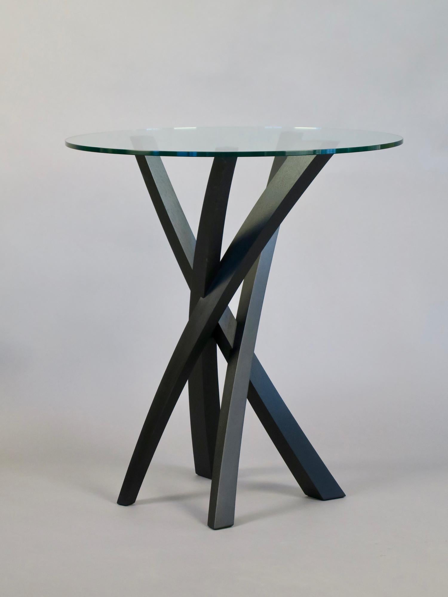 Table d'appoint sculpturale en noyer et verre de Thomas Throop/Noir Creek Designs Neuf - En vente à New Canaan, CT
