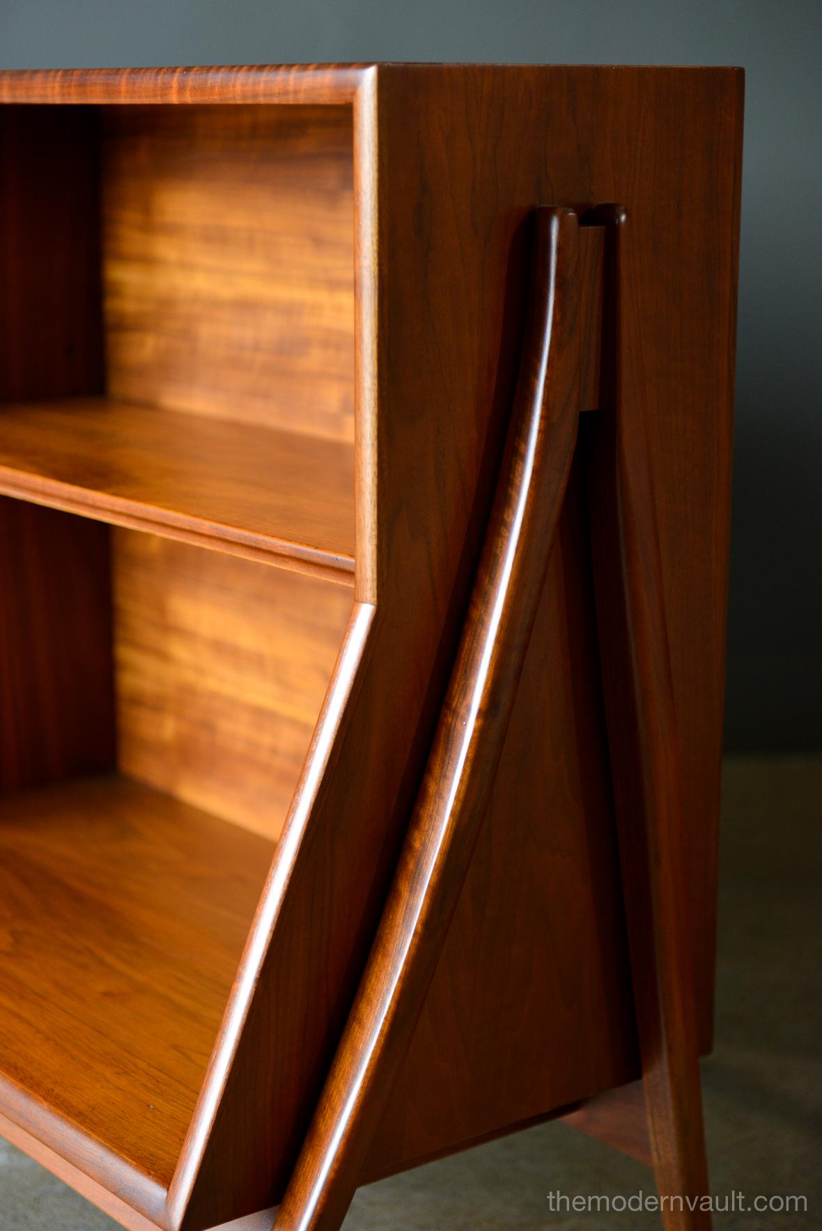 Sculptural Walnut Bookcase by Kipp Stewart for Drexel, circa 1965 In Excellent Condition In Costa Mesa, CA