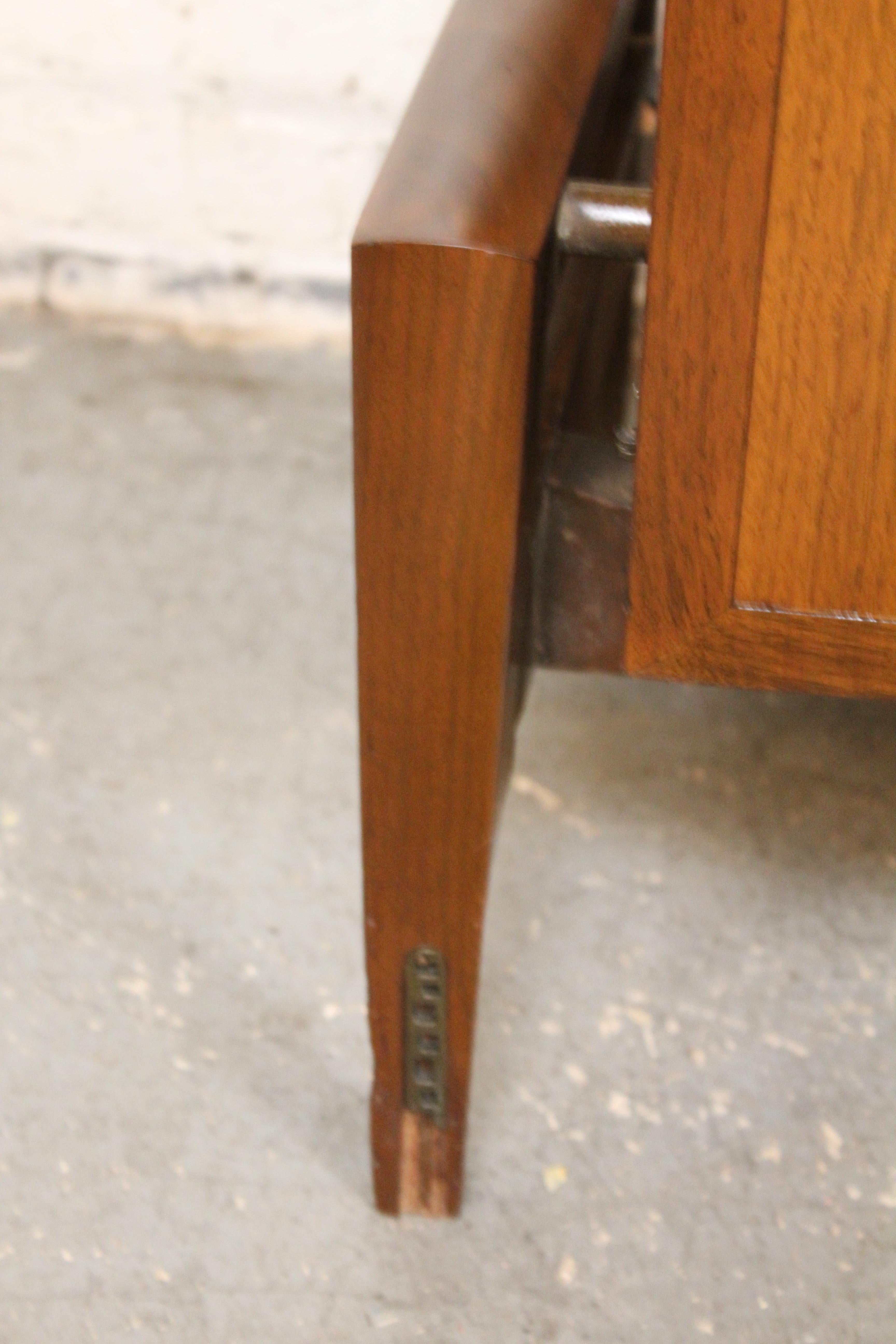 Credenza scultorea in noce e bronzo di Helen Hobey Baker Inc. in vendita 8