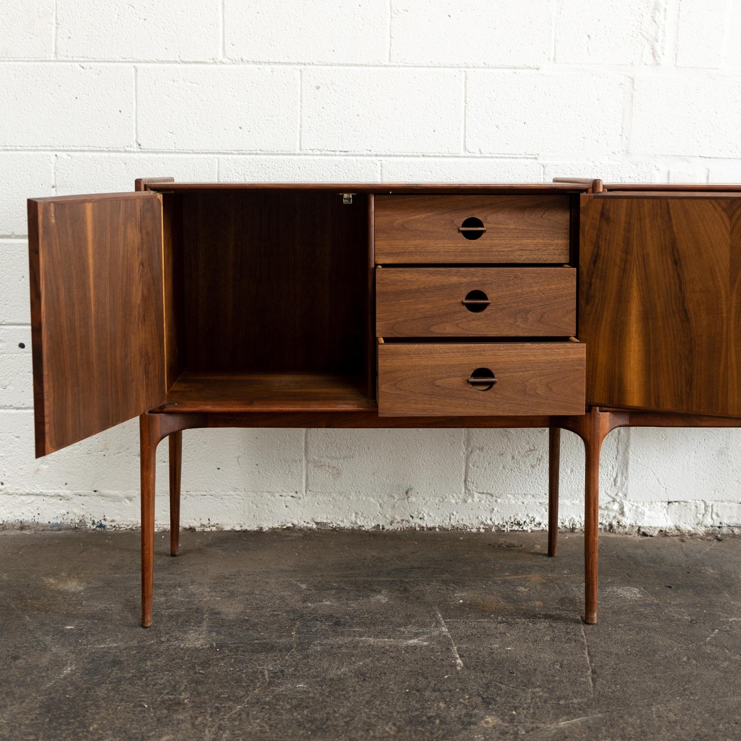 Late 20th Century Sculptural Walnut Credenza, 1970s