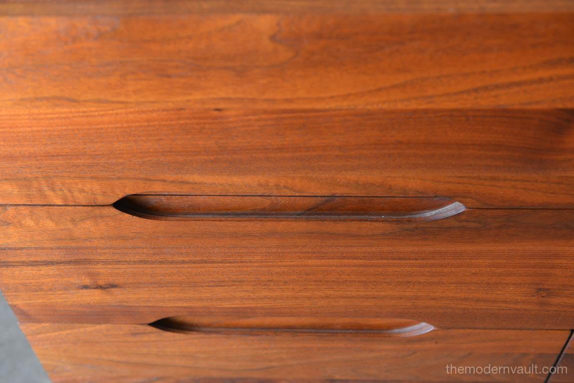 Sculptural Walnut Nine-Drawer Dresser or Credenza, circa 1965 3