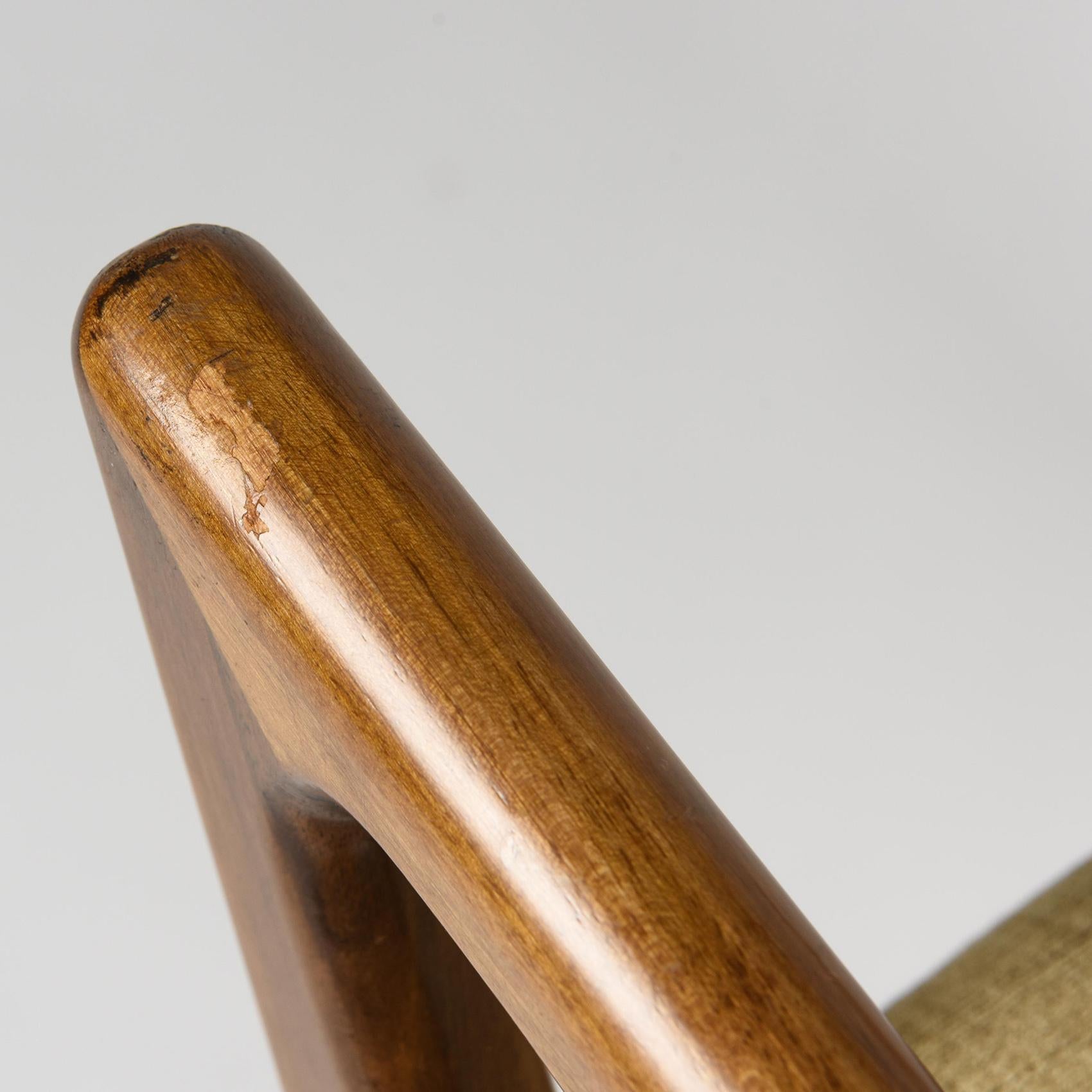 Skulpturaler Hocker aus Nussbaumholz, Modell 687 von Gio Ponti, 1953er Jahre im Angebot 1