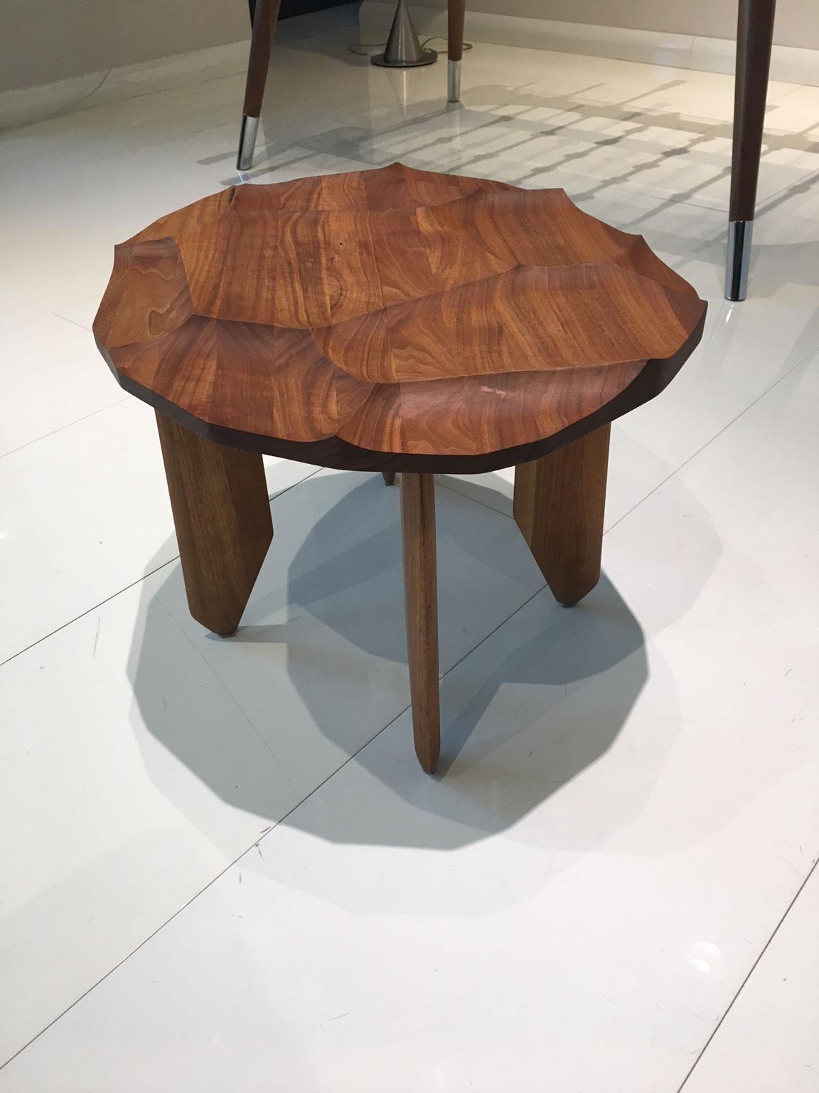 TEAM 7 - Your solid wood furniture manufacturer from Austria.
The starting point for sensible use of resources is a sustainably managed forest, which regrows continuously under the power of the sun. With the greatest care and attention to detail,
