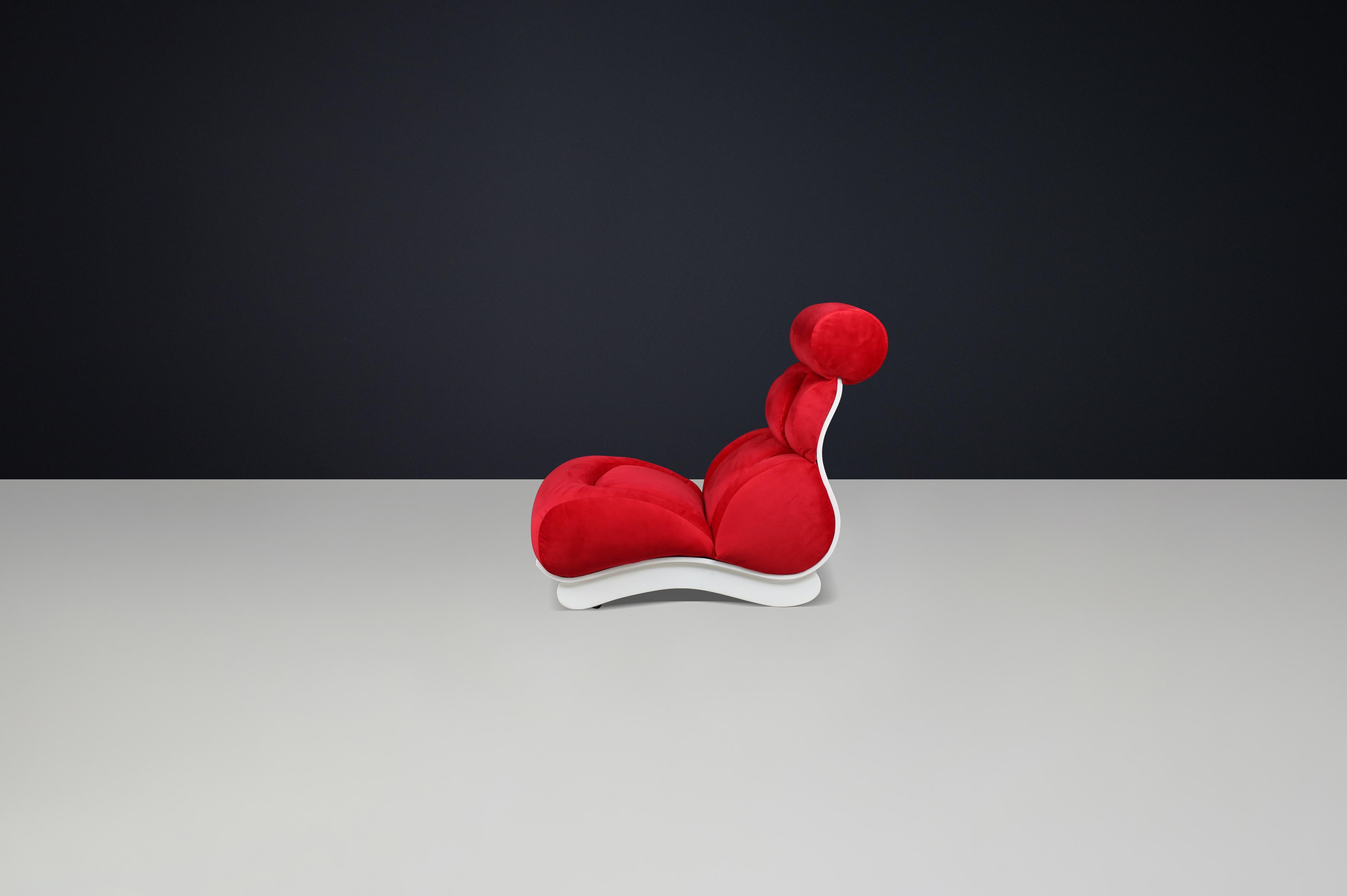 Sculptural Wave Lounge Chair in Original Red Velour with White Molded Base, 1970 For Sale 1