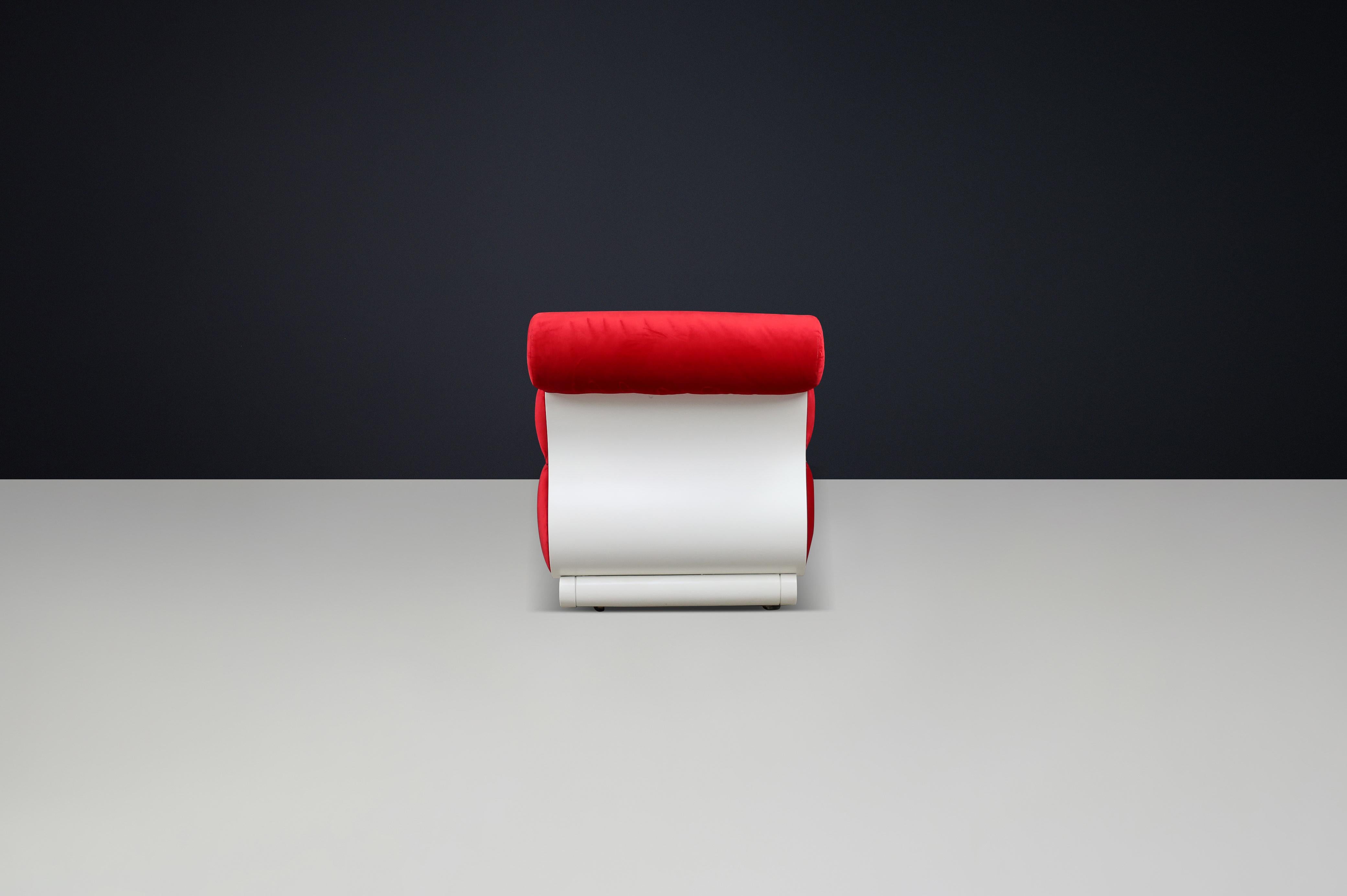Sculptural Wave Lounge Chair in Original Red Velour with White Molded Base, 1970 For Sale 2