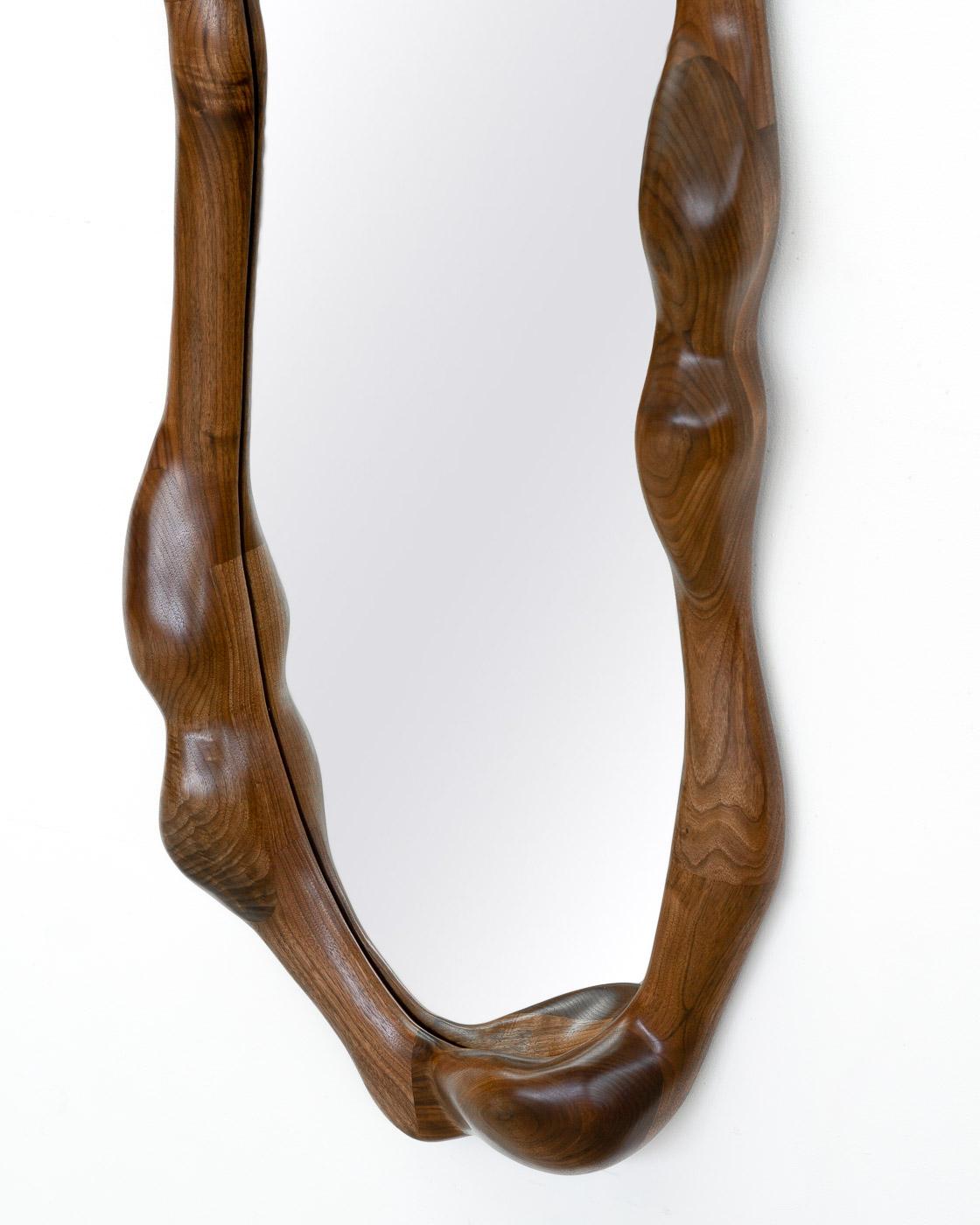 Sculptural Wavy Mirror in Walnut Wood im Angebot 1