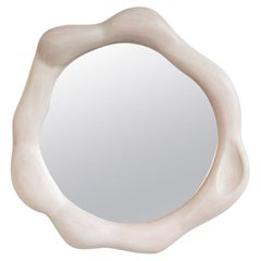 Miroir ondulé sculptural en bois d'érable - peint avec de la teinture pour bois