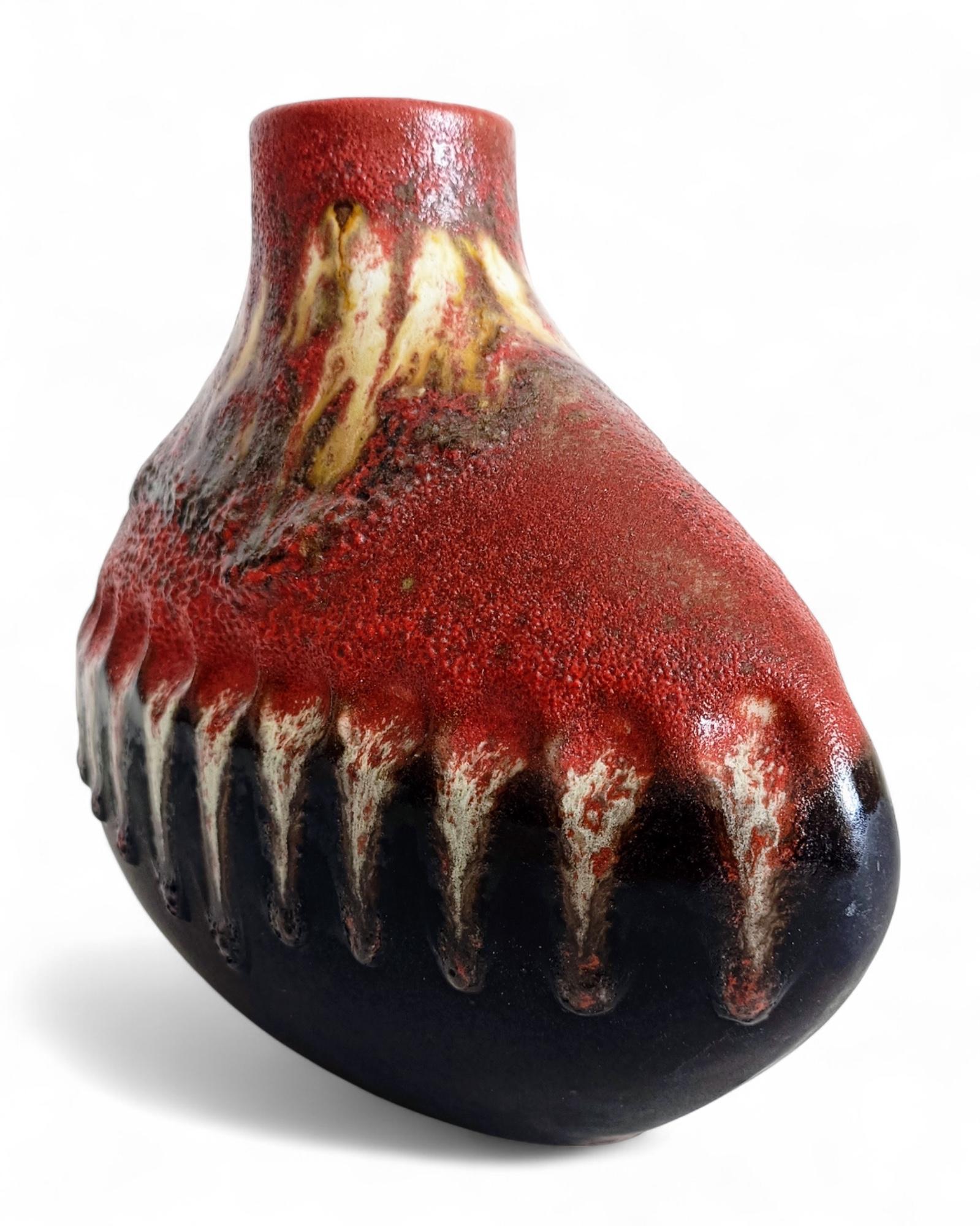 Vase sculptural en poterie d'art West German Pottery par Carstens Tönnieshof, c. 1950s en vente 2
