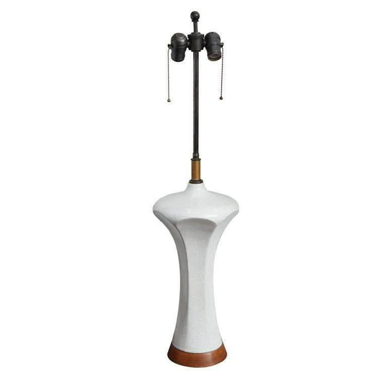 Lampe de bureau sculpturale en glaçure blanche craquelée