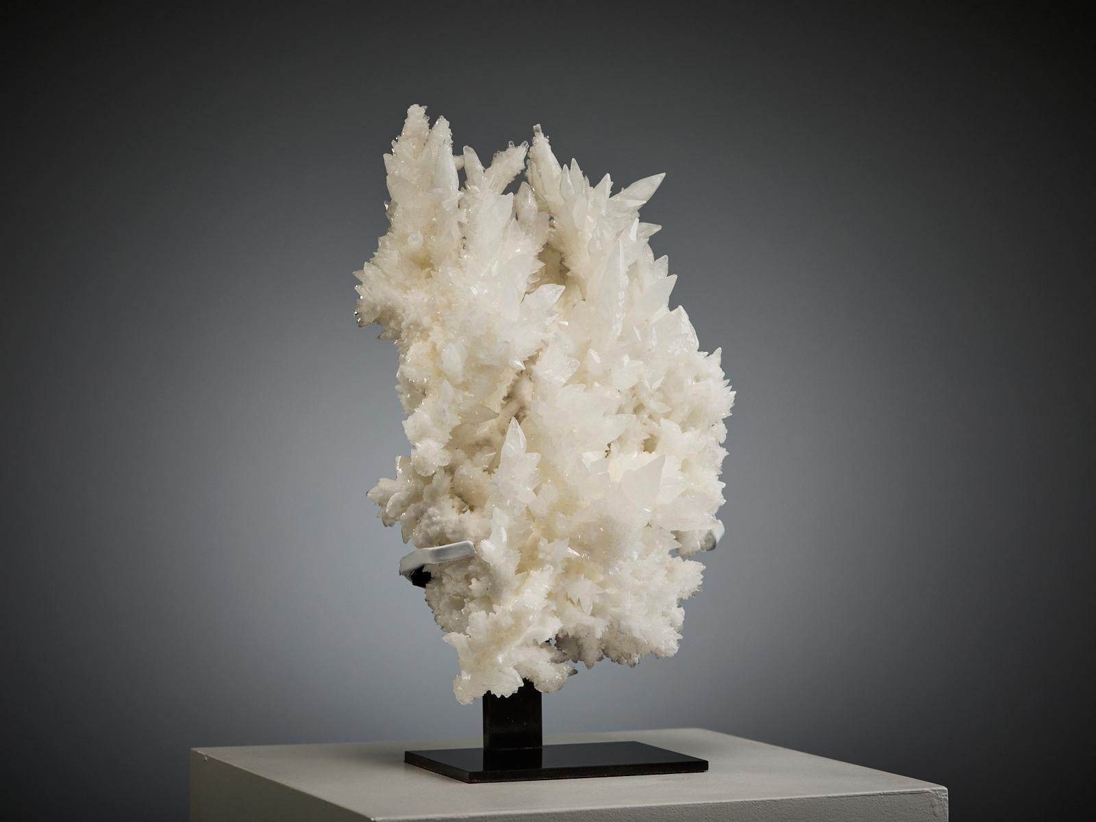 18th Century and Earlier Sculptural White Formation – Calcite and Aragonite For Sale
