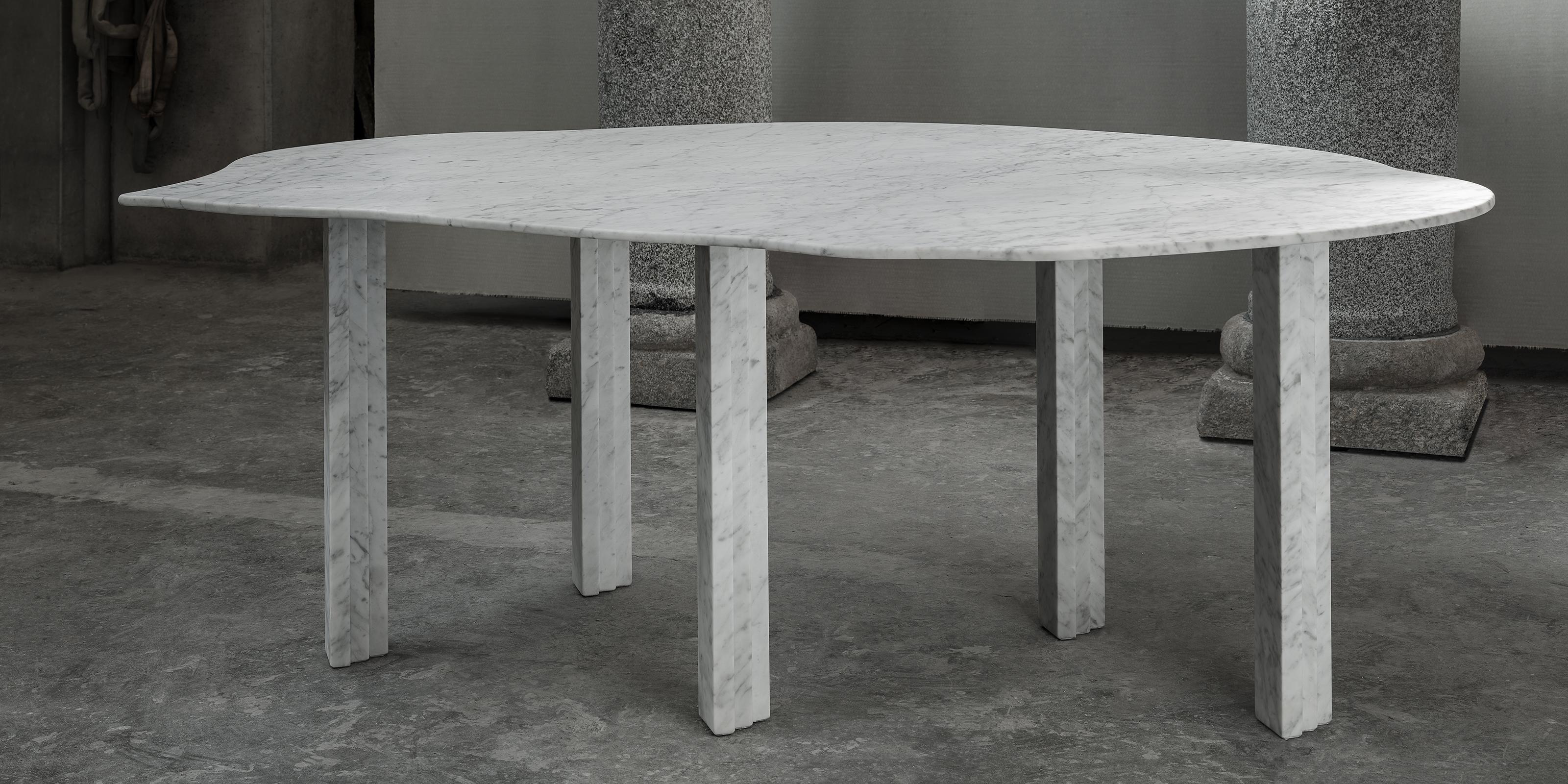 Sculptural White Marble Coffee Table, Lorenzo Bini In New Condition In Geneve, CH