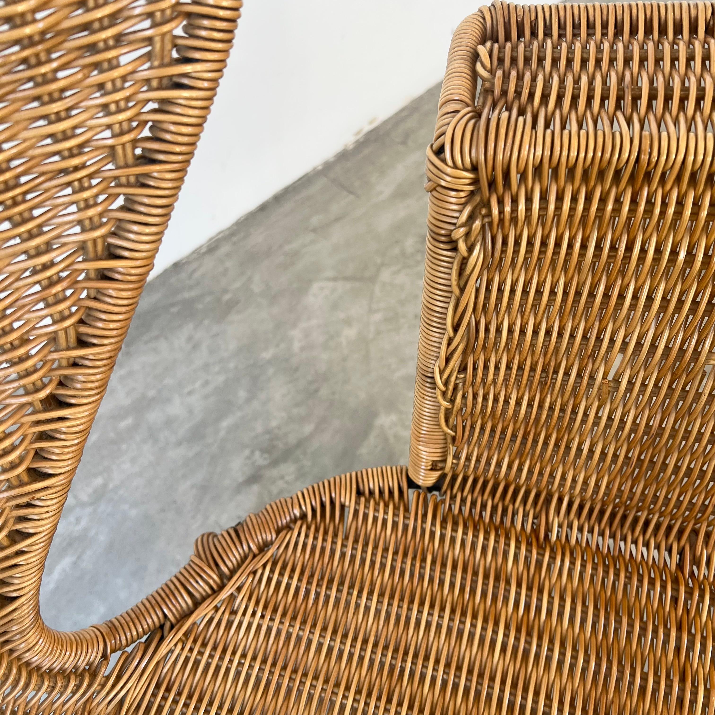 Sillón escultural de mimbre y hierro, años 70 EE.UU. en venta 5