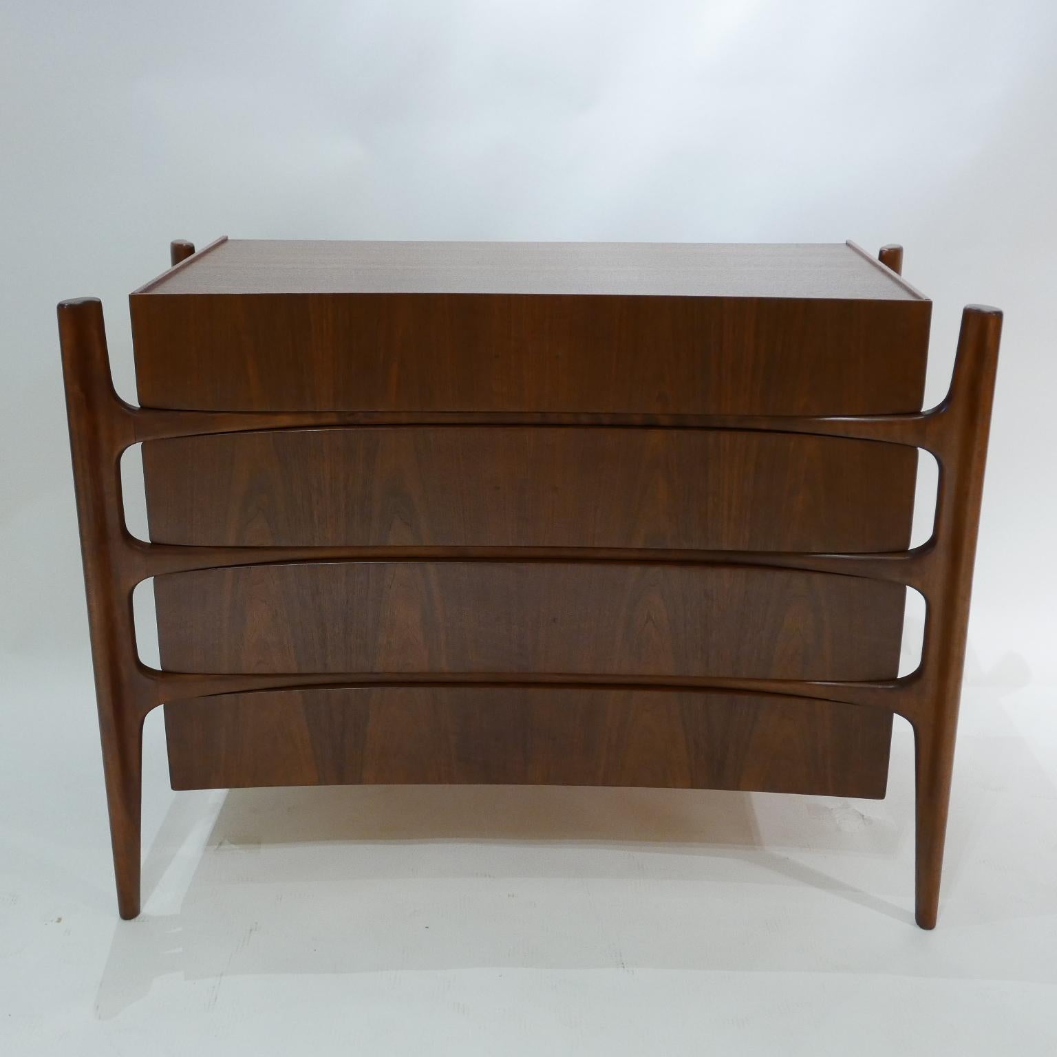 Sculptural William Hinn for Urban Furniture Scandinavian 4 Drawer Walnut Chest 3