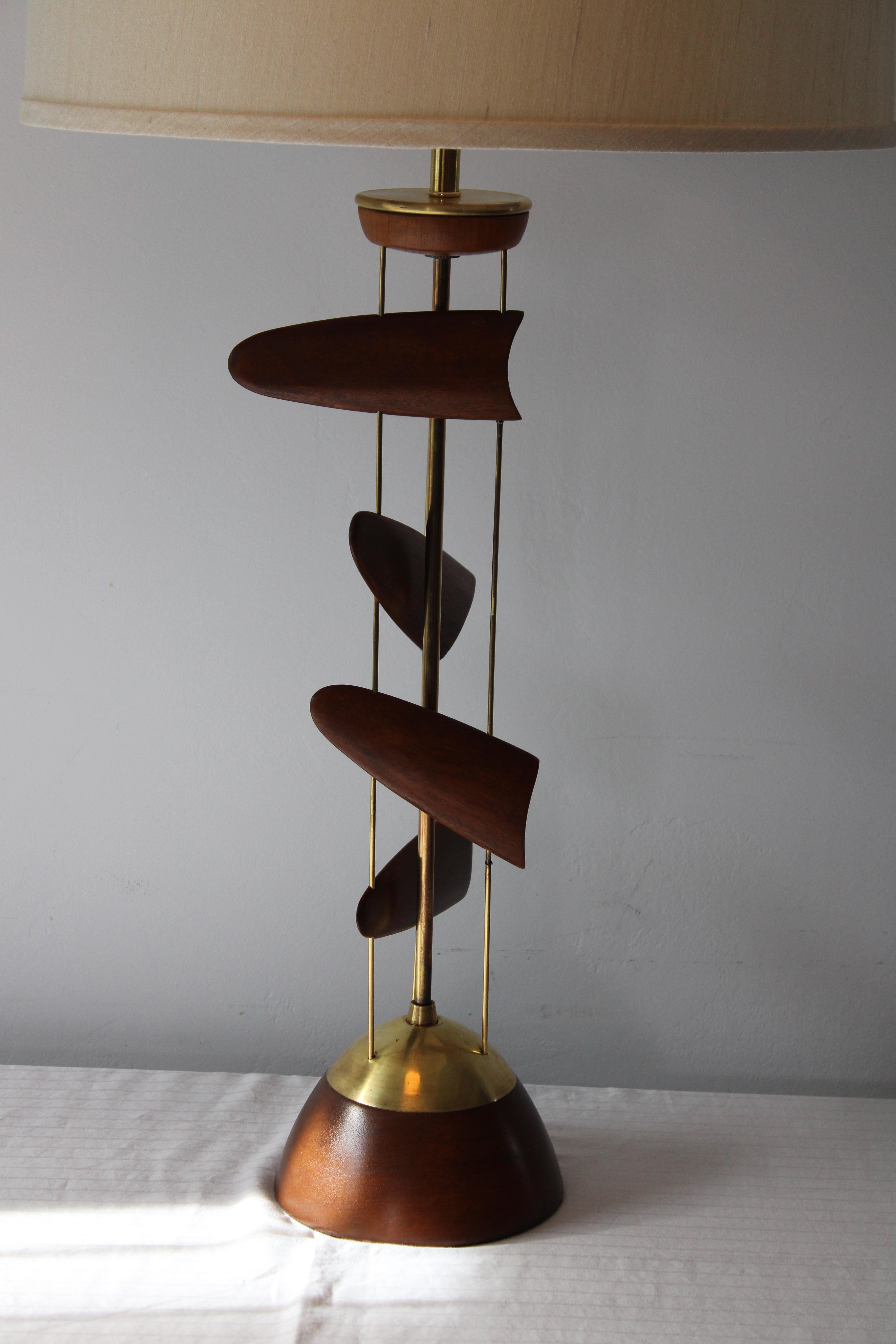 Sculptural lamp attributed to Leo Amino. Total height from base to the bottom of socket is 25
