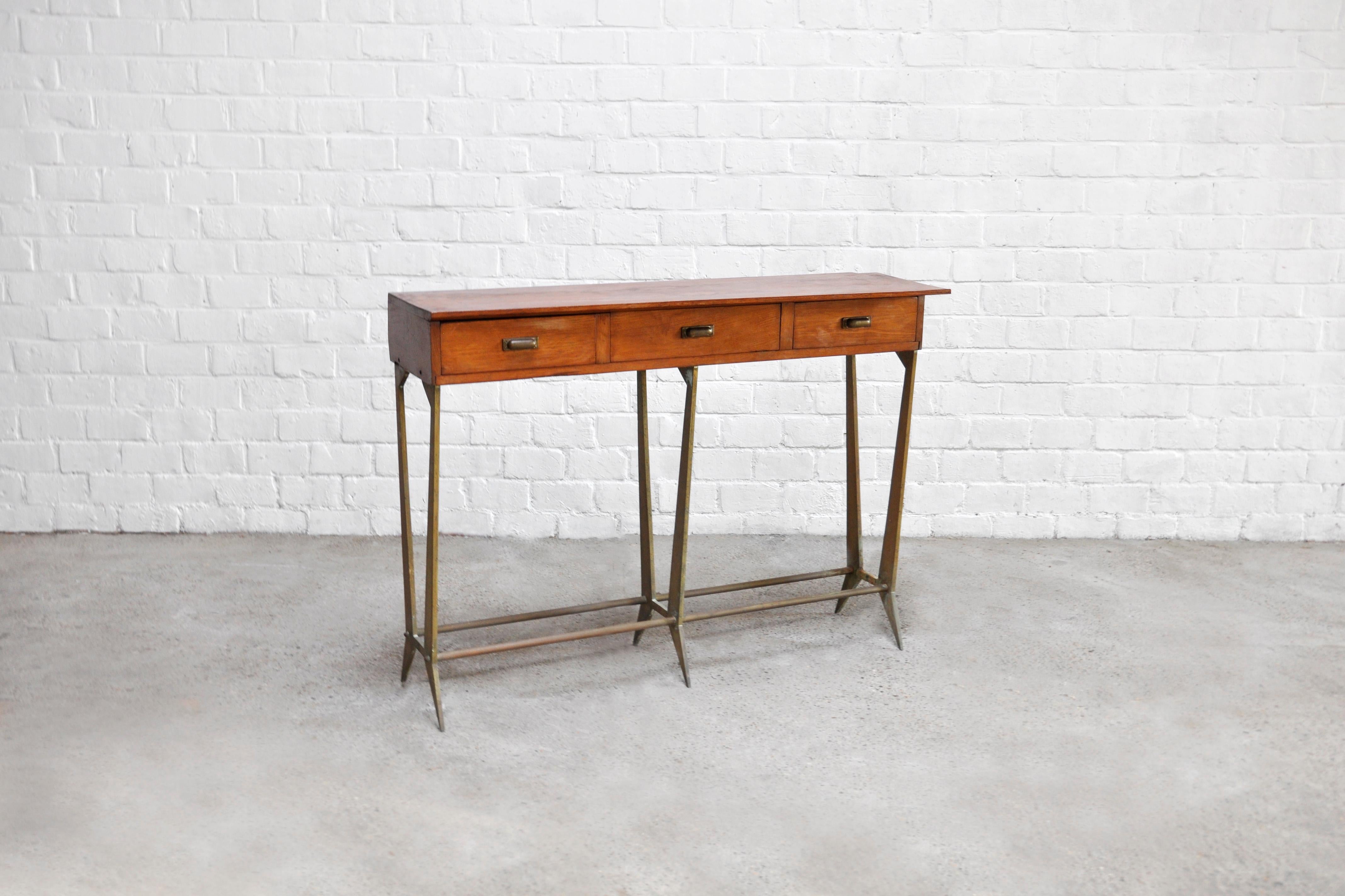 Sculptural Wood & Brass Console Table by Osvaldo Borsani, Italy, 1950s For Sale 1