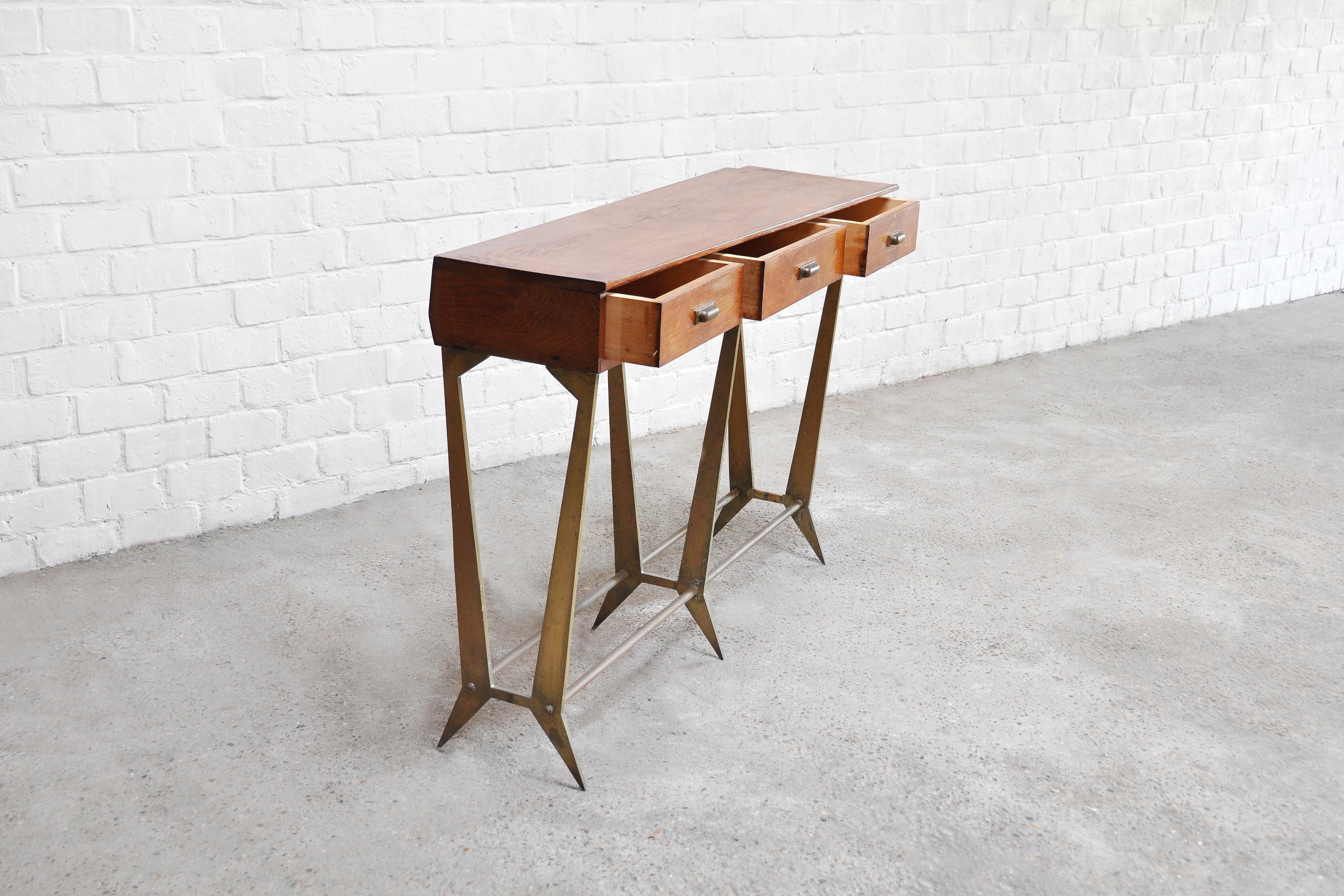 Sculptural Wood & Brass Console Table by Osvaldo Borsani, Italy, 1950s For Sale 2