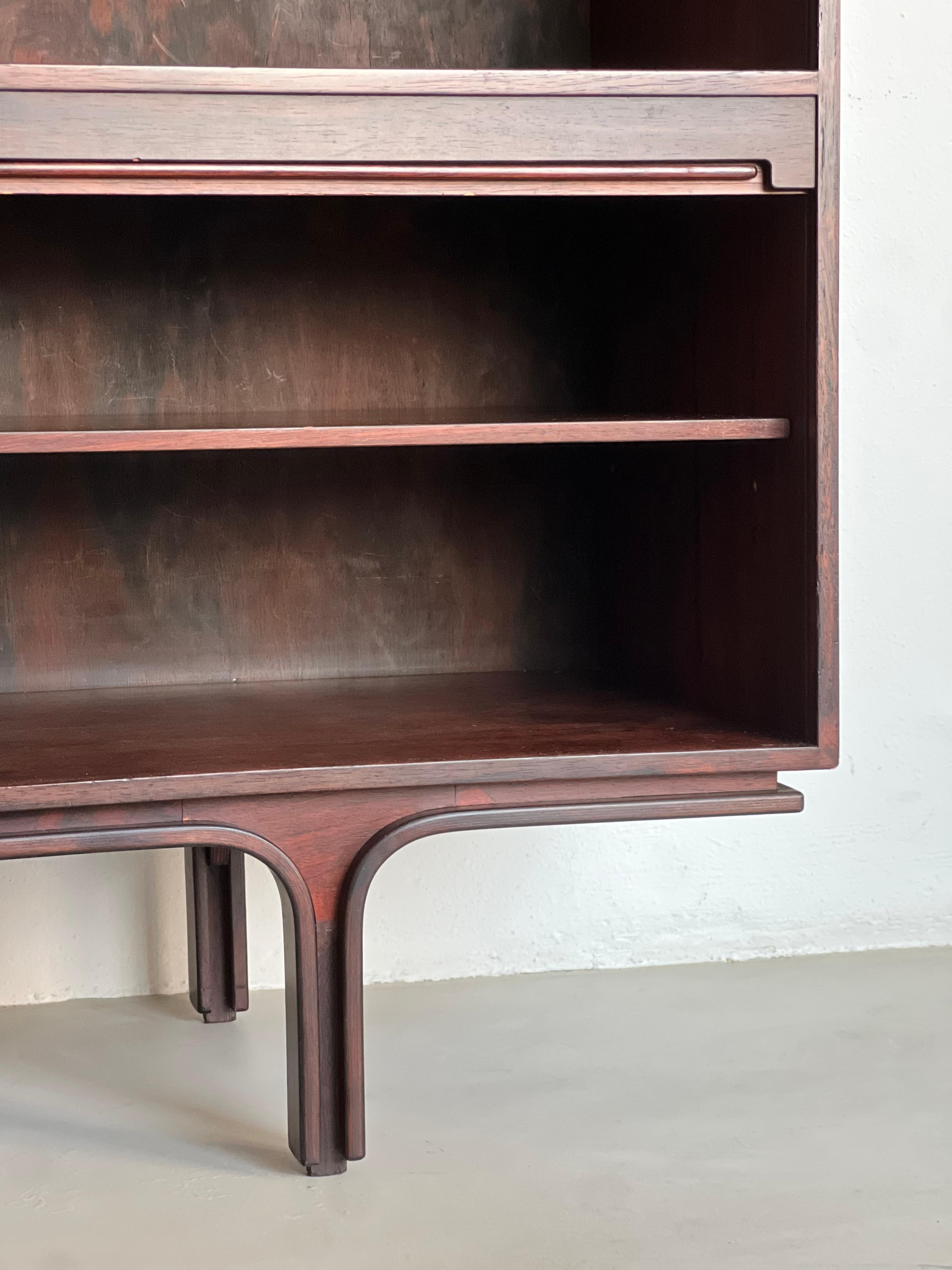 Armadio italiano scultoreo in legno di Gianfranco Frattini per Berini in vendita 5