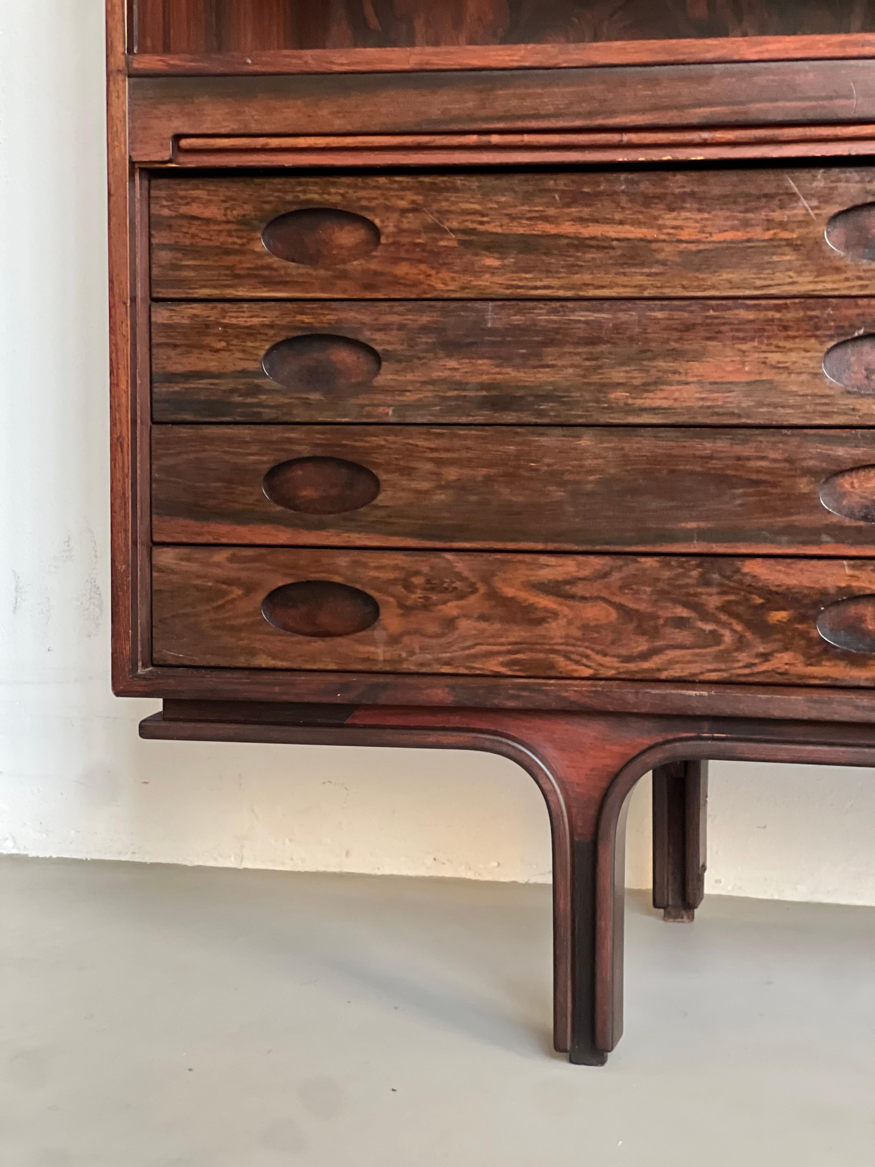 Armadio italiano scultoreo in legno di Gianfranco Frattini per Berini in vendita 6