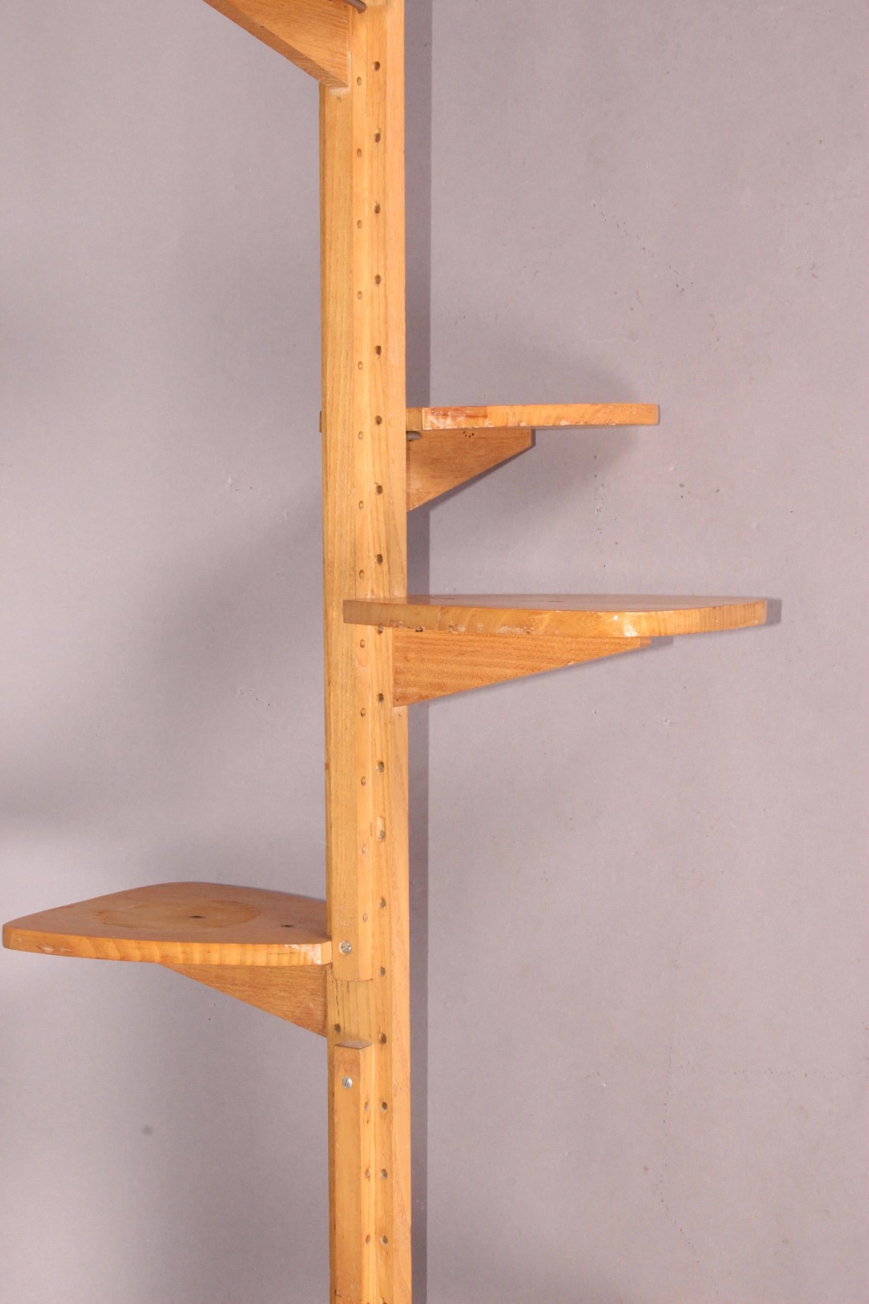 Sculptural Wood Shelf In Good Condition In grand Lancy, CH