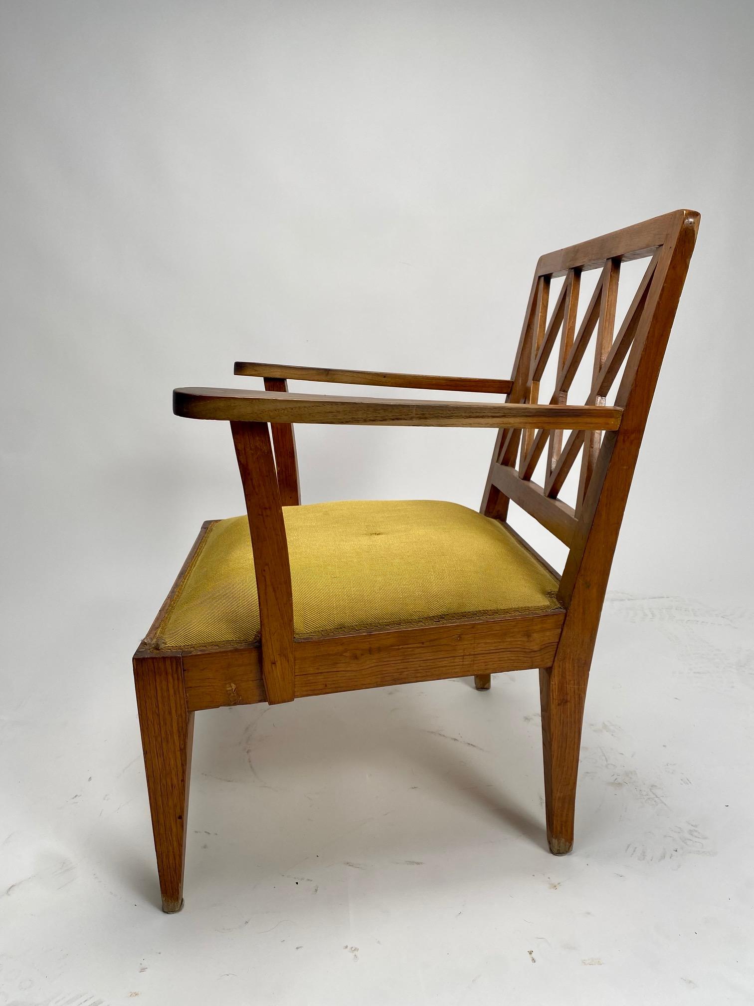 Italian Sculptural wooden Armchair, Gio Ponti Style, Italy, 1930s For Sale
