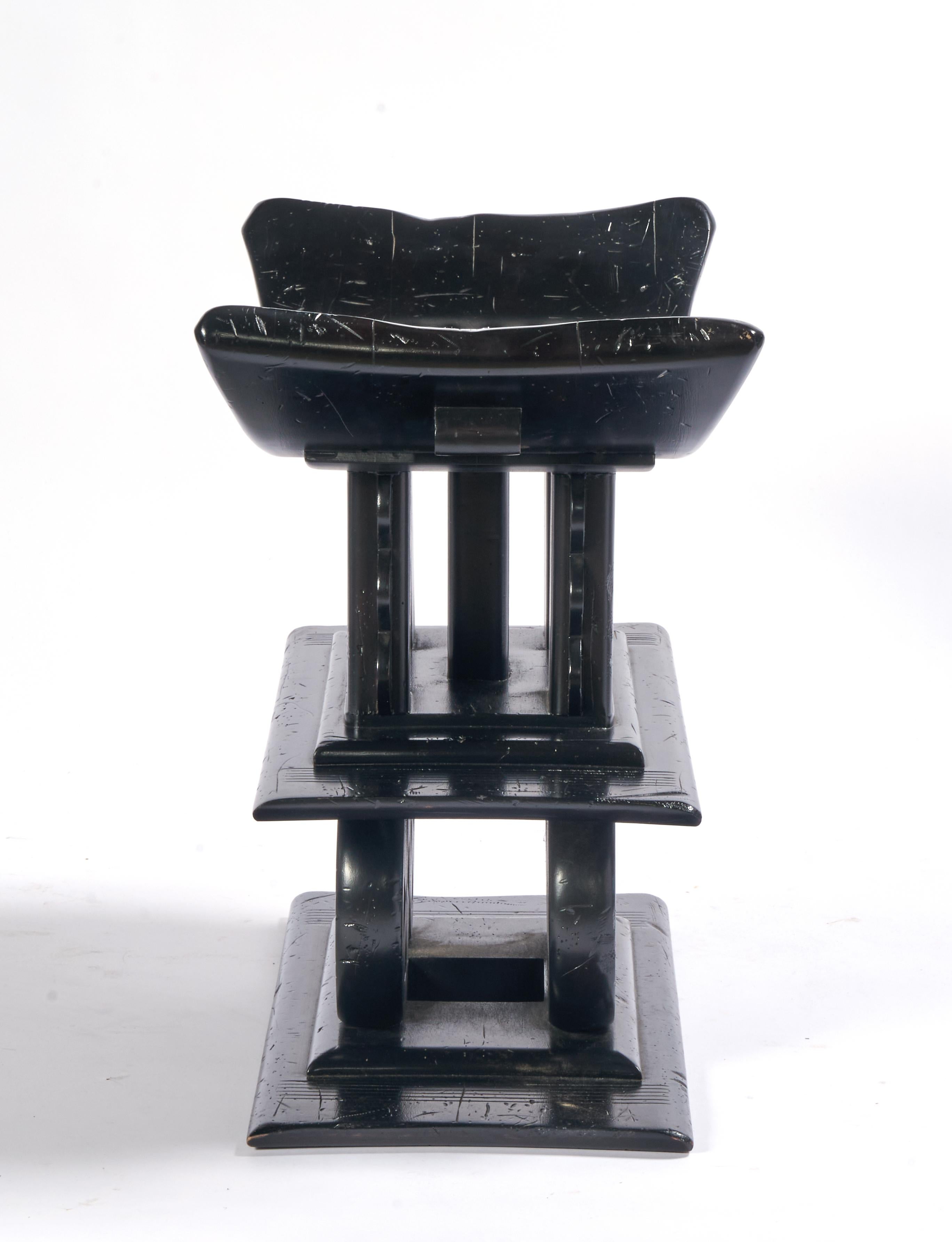 Taburete escultural de madera Ashanti by Interior Crafts finales del siglo XX en venta