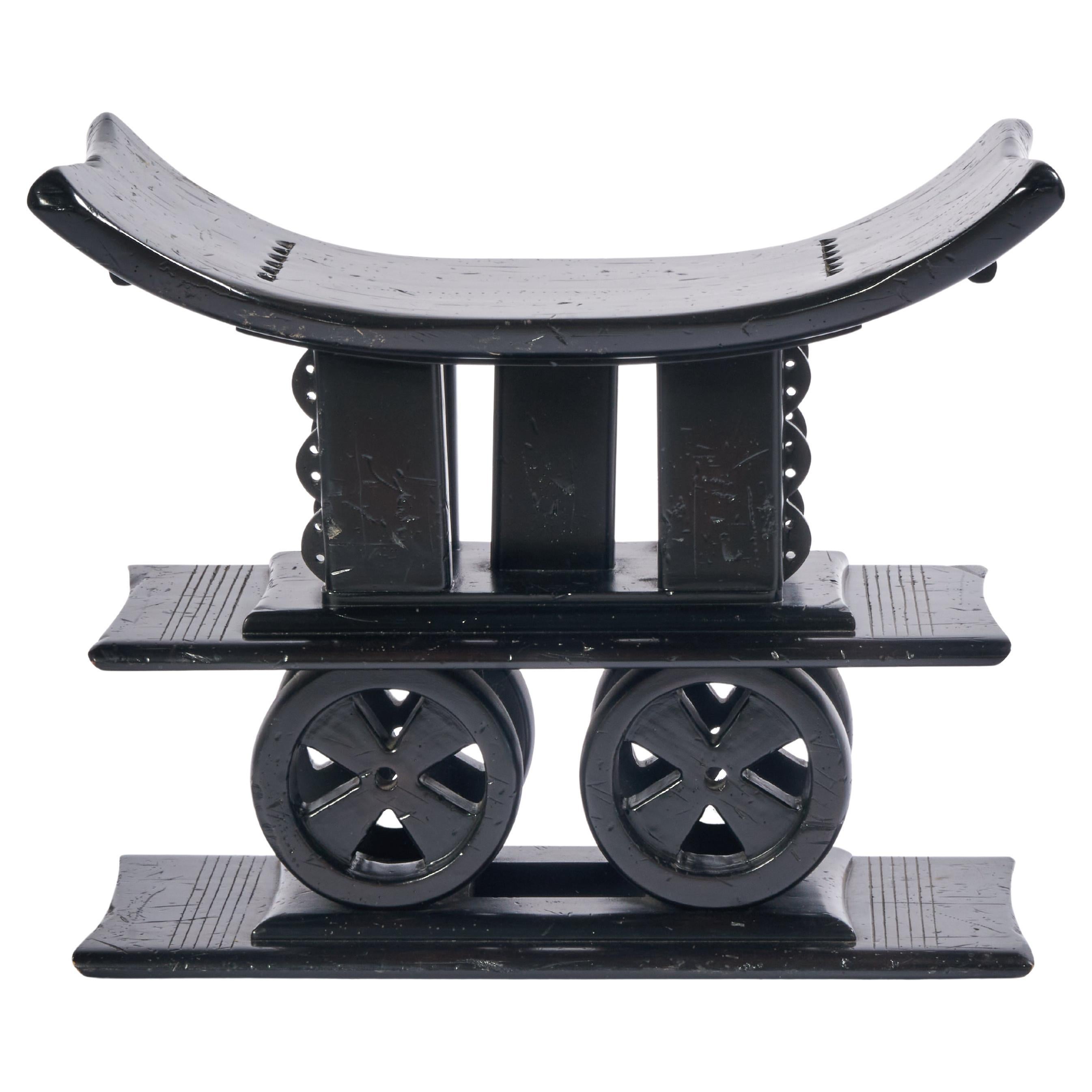 Taburete escultural de madera Ashanti by Interior Crafts en venta