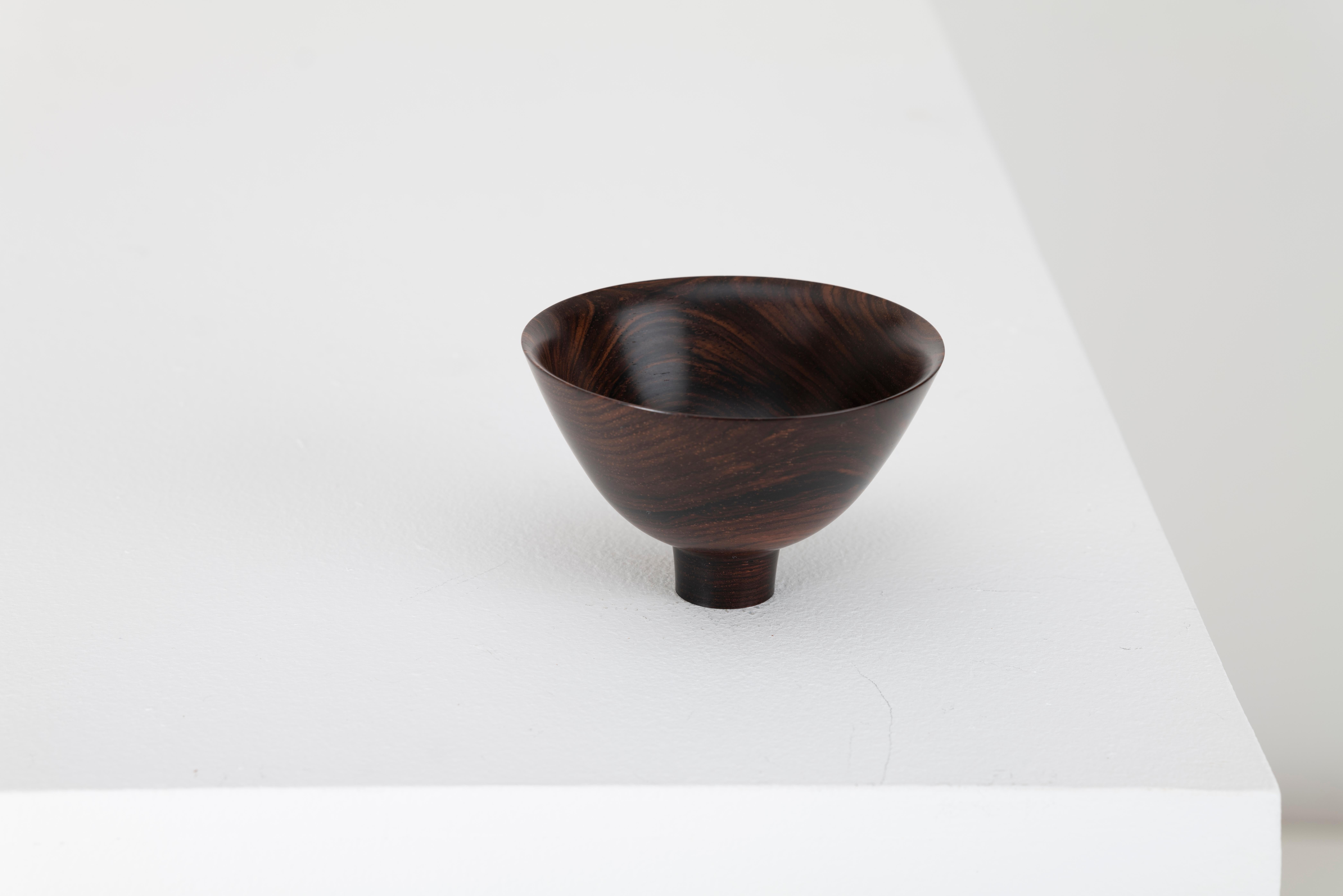 Britannico Ciotola scultorea in legno del maestro artigiano Ray Key in Cocobolo vaso gingillo in vendita