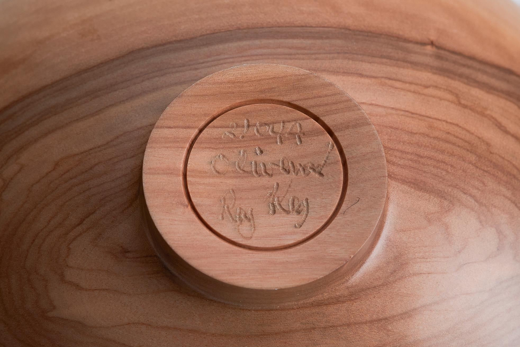 20ième siècle Bol sculptural Ray Key en bois d'olivier du maître artisan en vente