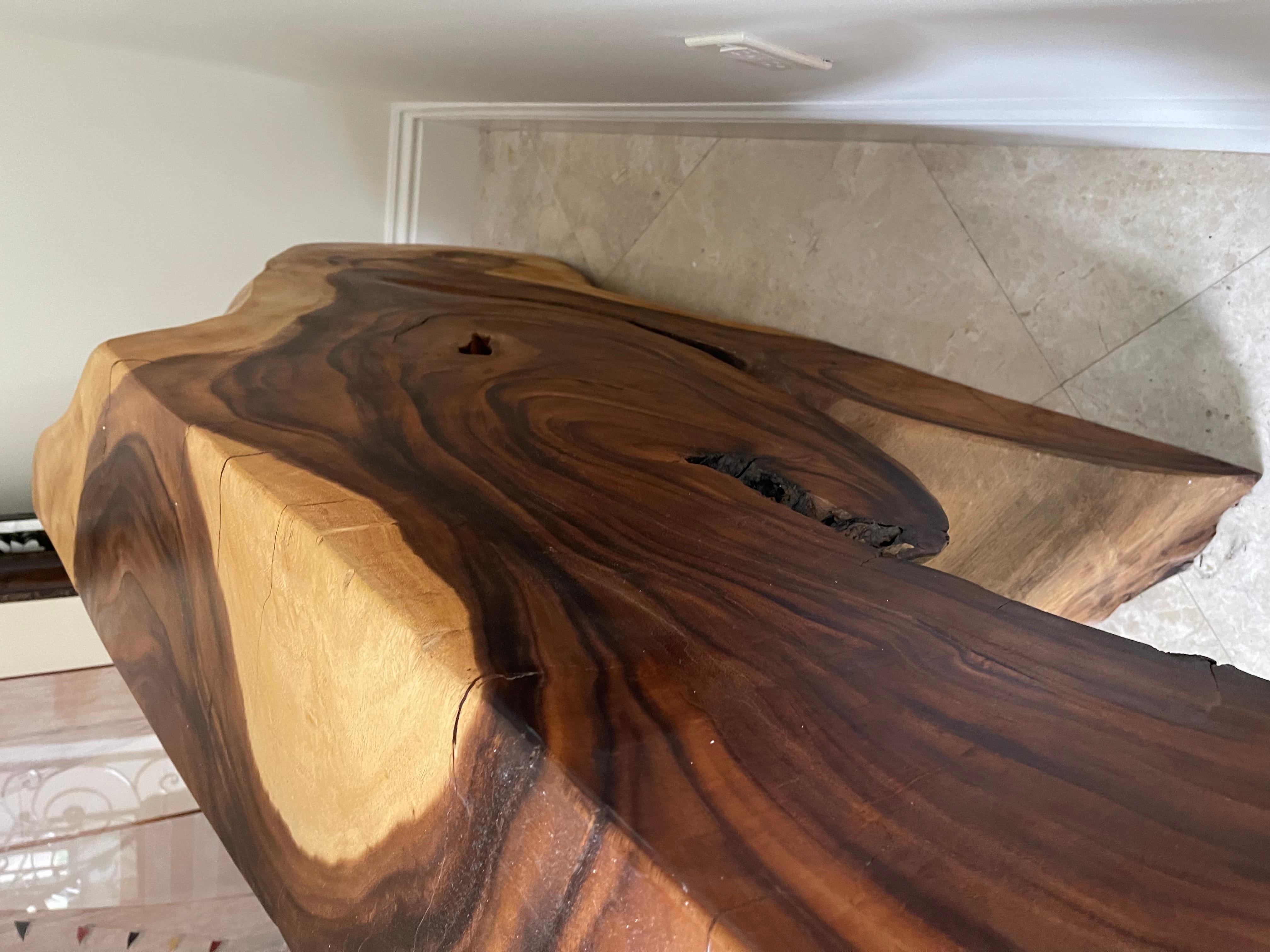 Sculptural Wooden Console In Good Condition For Sale In Miami, FL