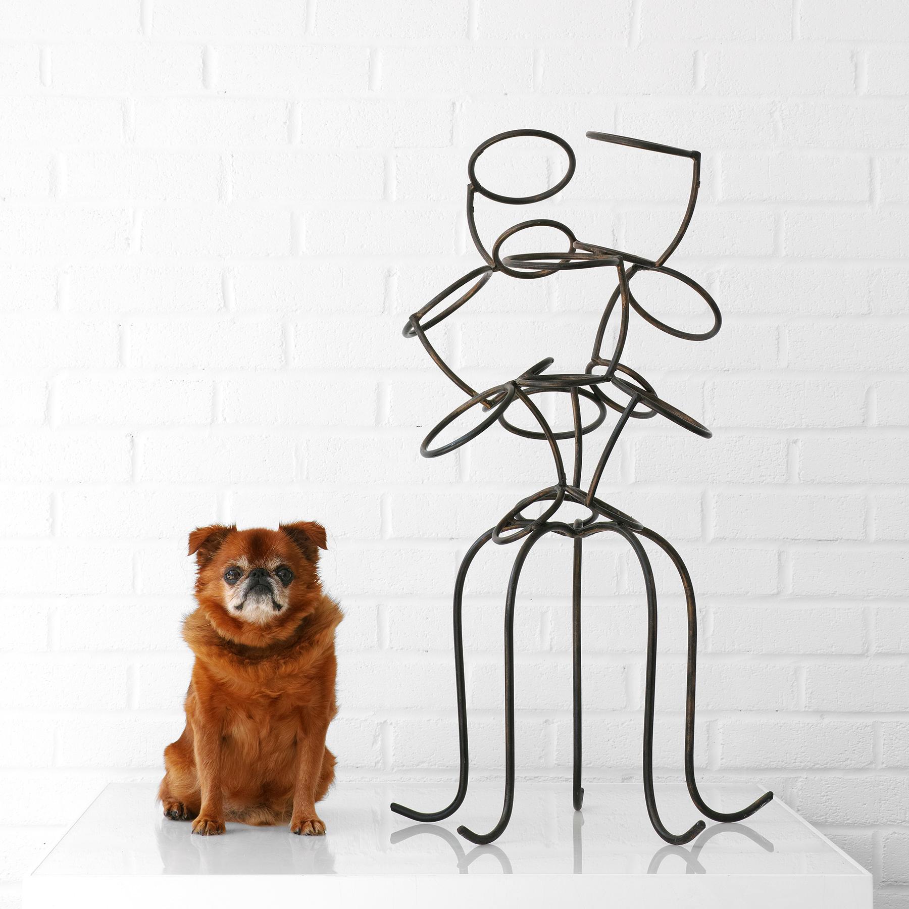 Moderno Portabottiglie scultoreo con bouquet in ferro battuto in vendita