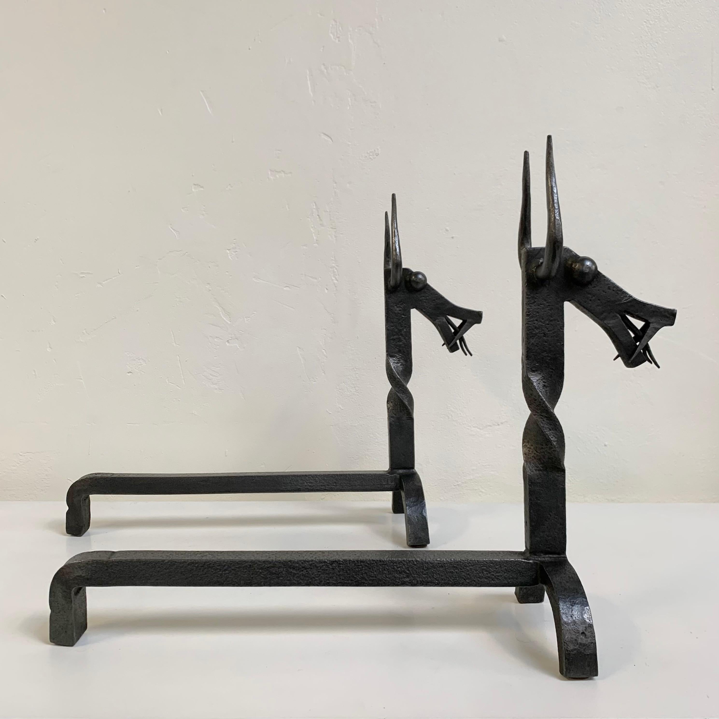 Sculpturale paire de chenets en fer forgé, vers 1960, France. en vente 1